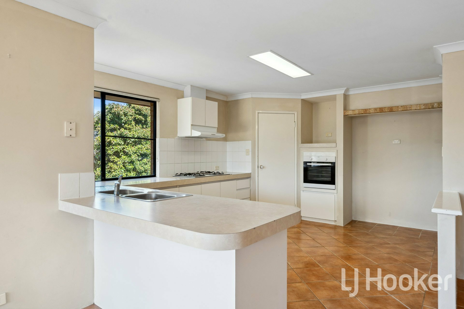 12 Corsock Loop, KINROSS