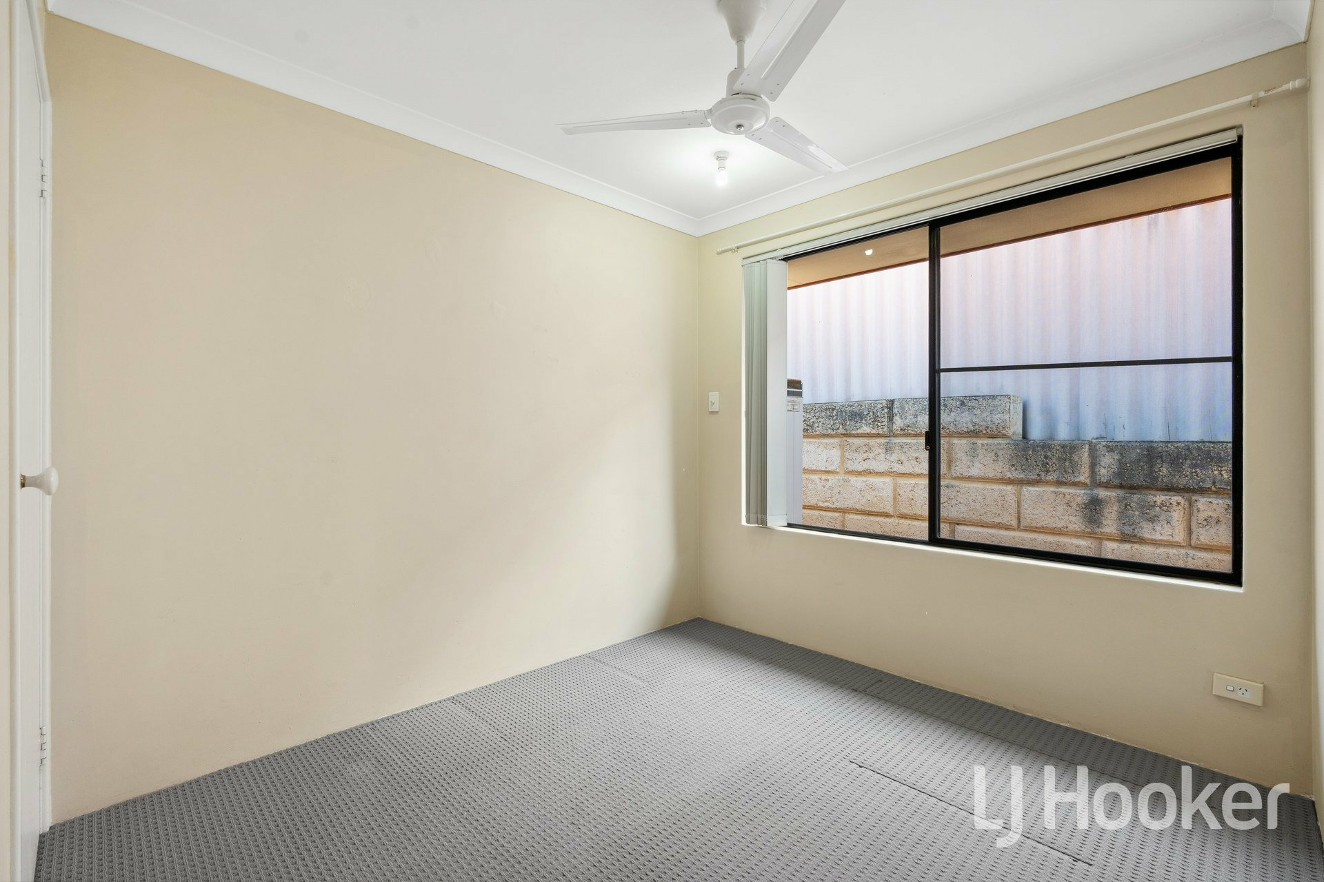 12 Corsock Loop, KINROSS