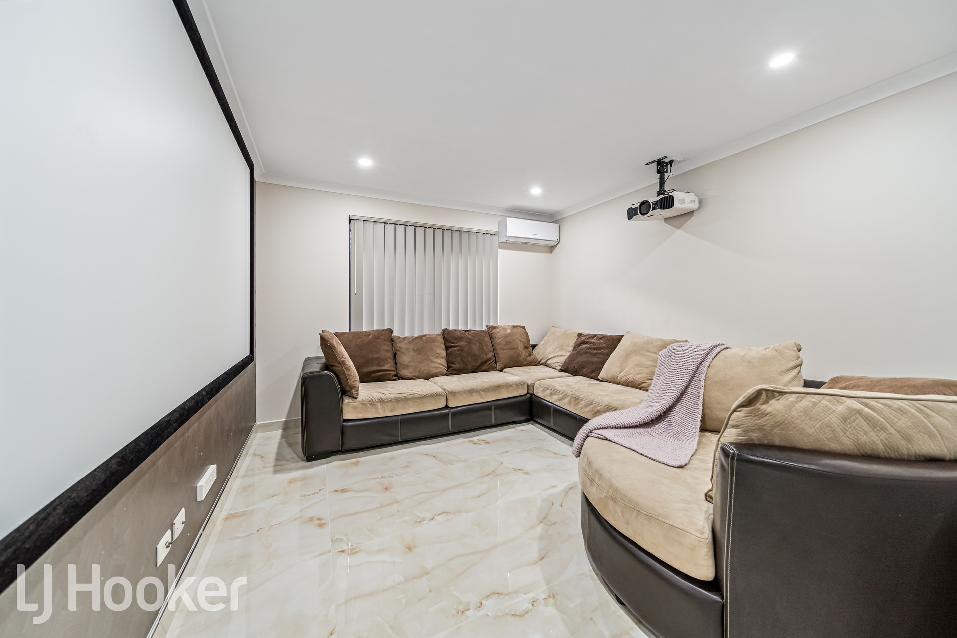 19 Retchford Way, QUEENS PARK