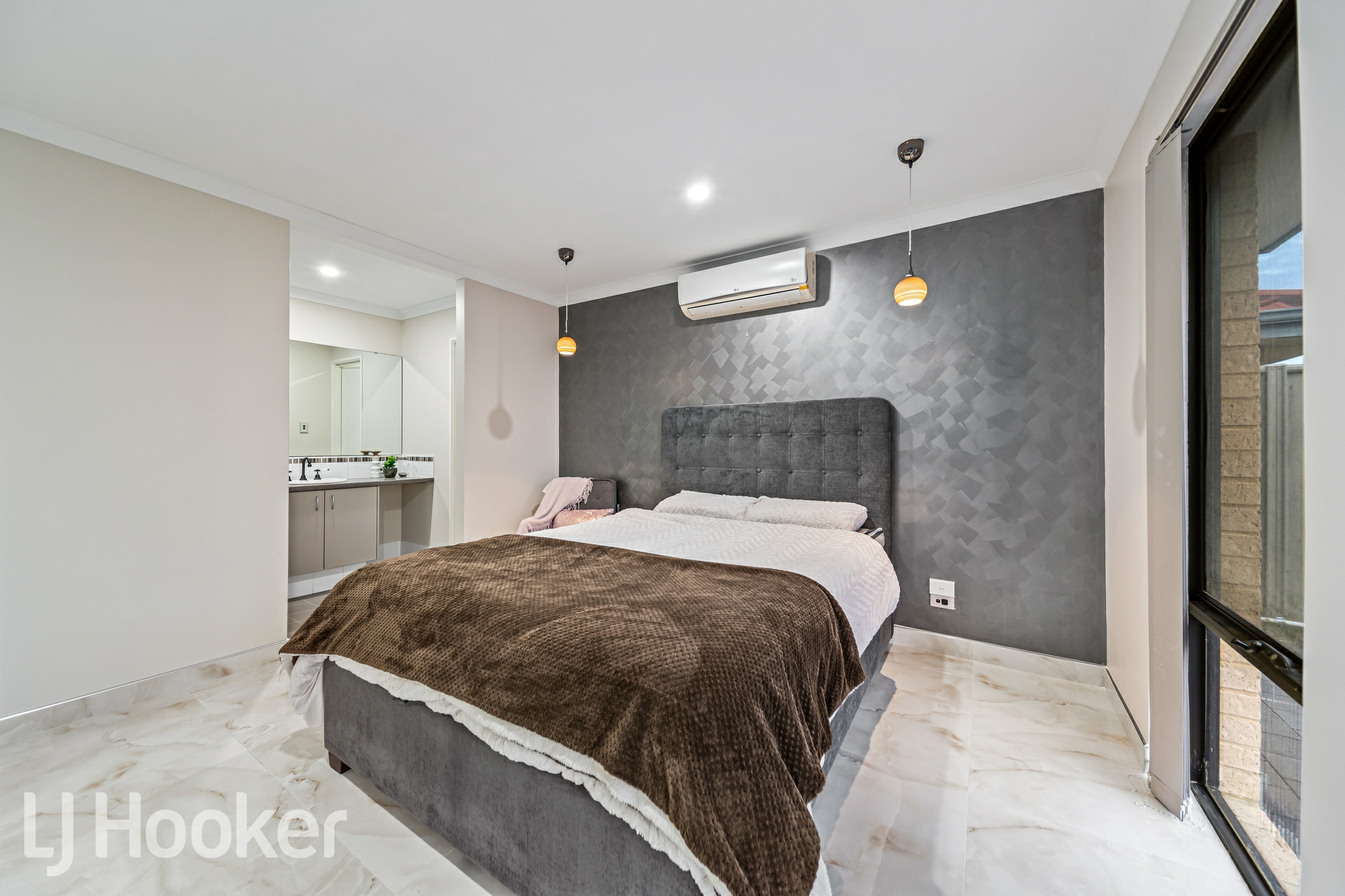 19 Retchford Way, QUEENS PARK