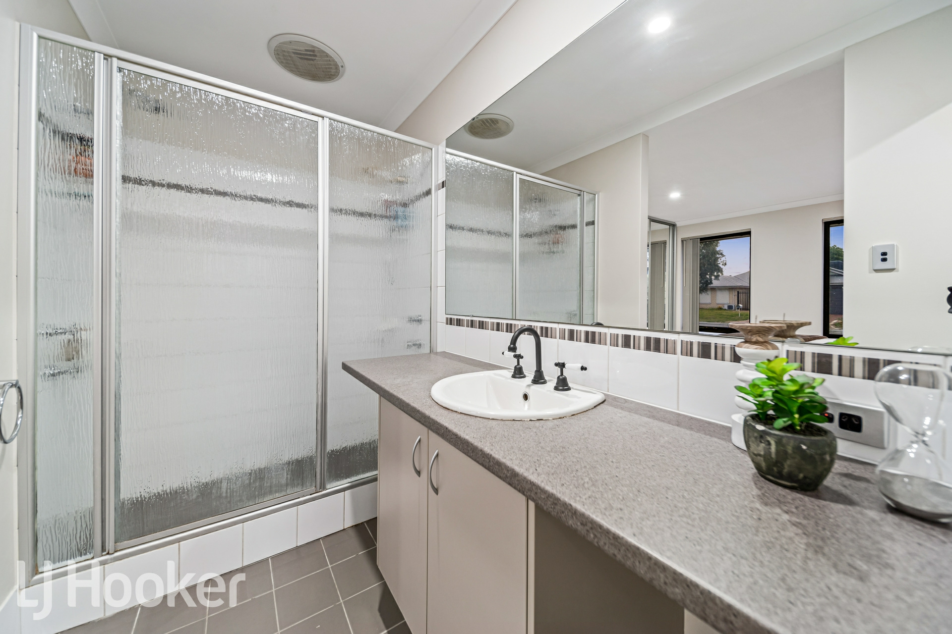 19 Retchford Way, QUEENS PARK