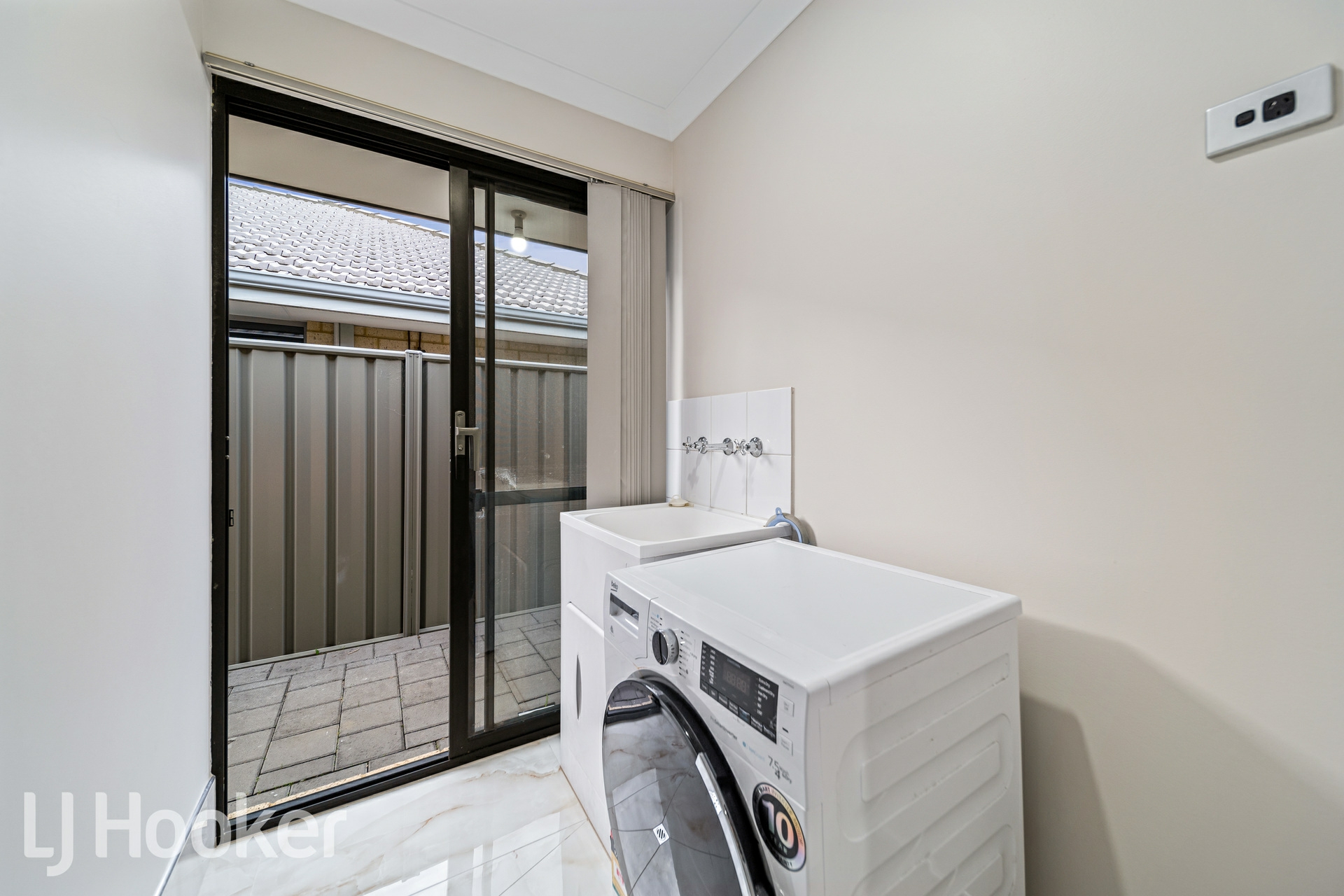 19 Retchford Way, QUEENS PARK