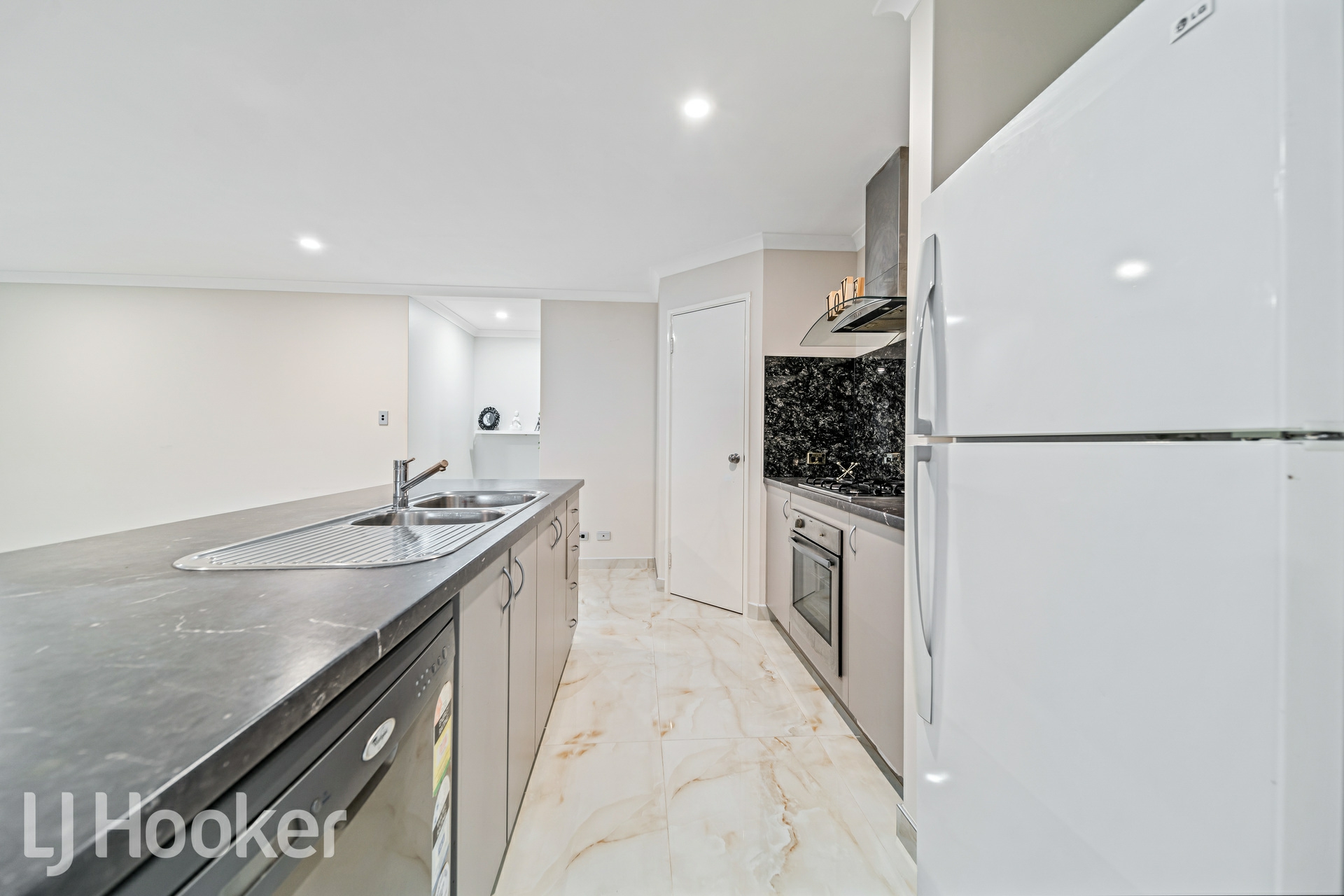 19 Retchford Way, QUEENS PARK