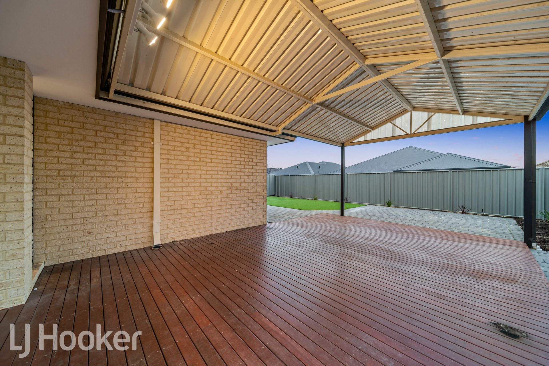 19 Retchford Way, QUEENS PARK