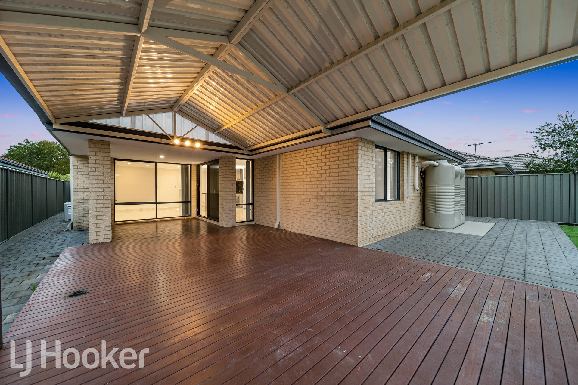 19 Retchford Way, QUEENS PARK