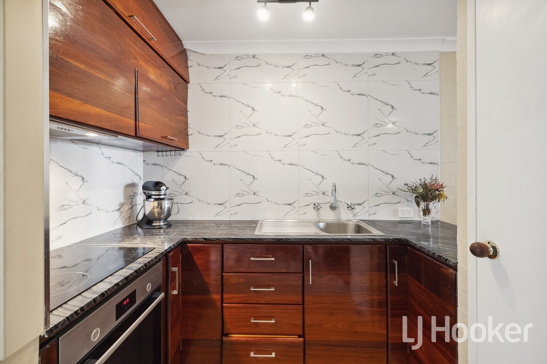 11/147 Hubert Street, EAST VICTORIA PARK