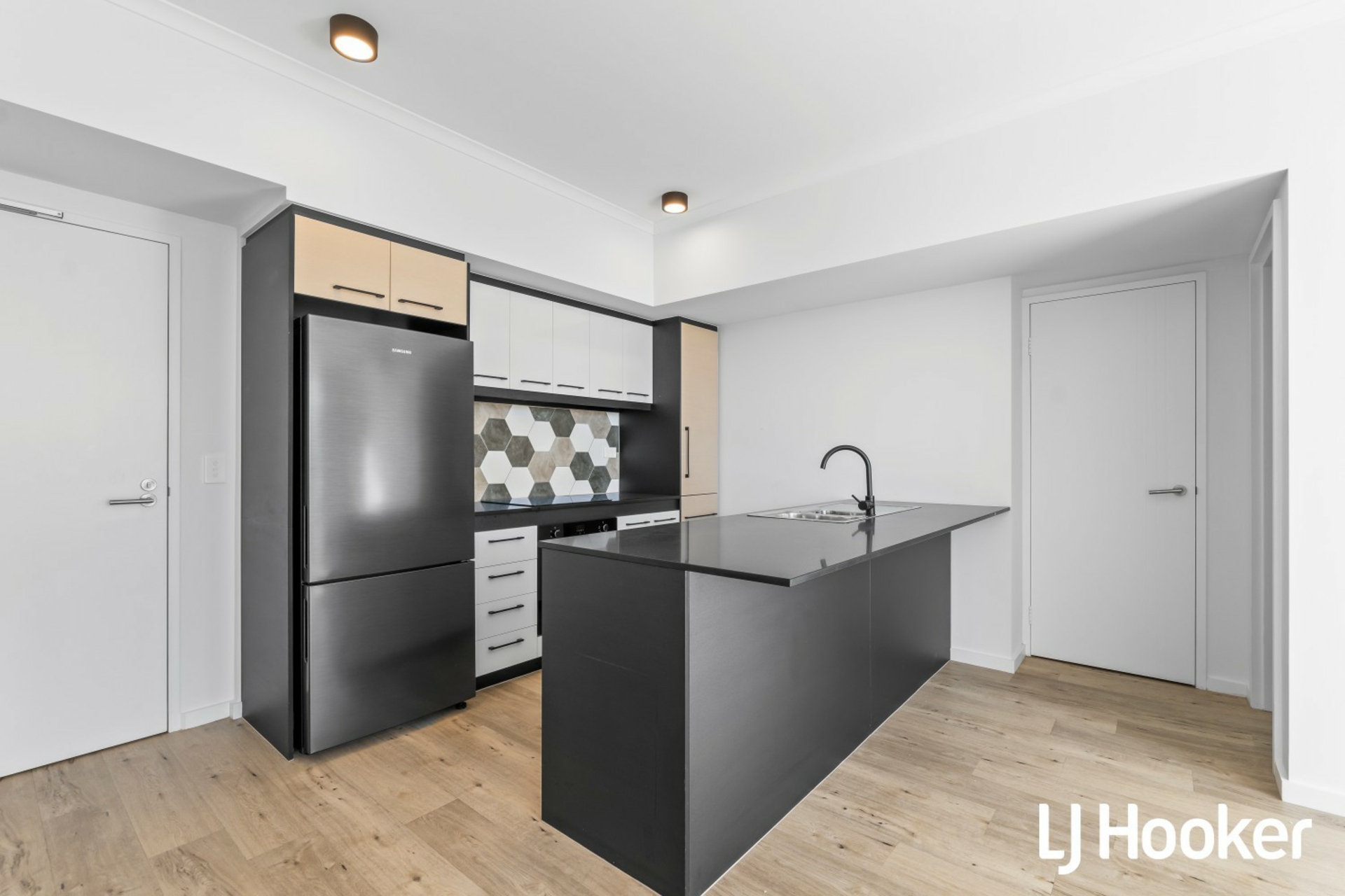Unit 305/14 Cecil Av, CANNINGTON