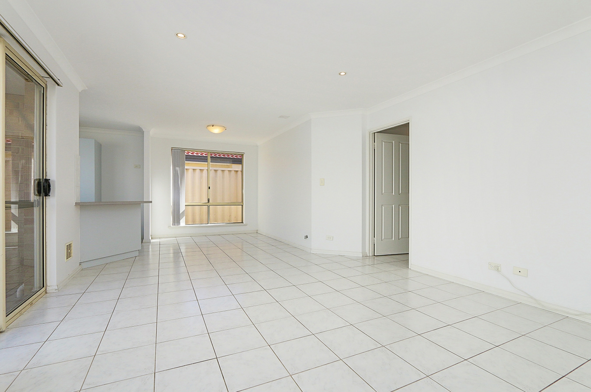 14C Wyndham St, ST JAMES