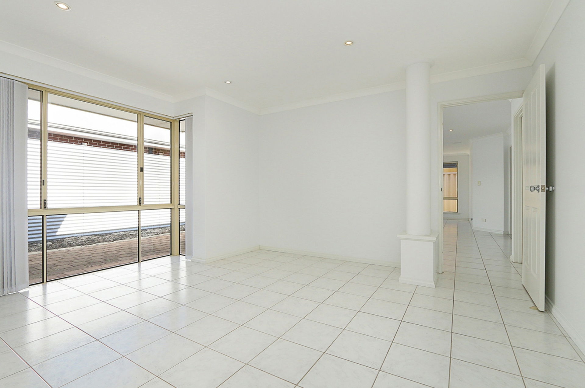 14C Wyndham St, ST JAMES