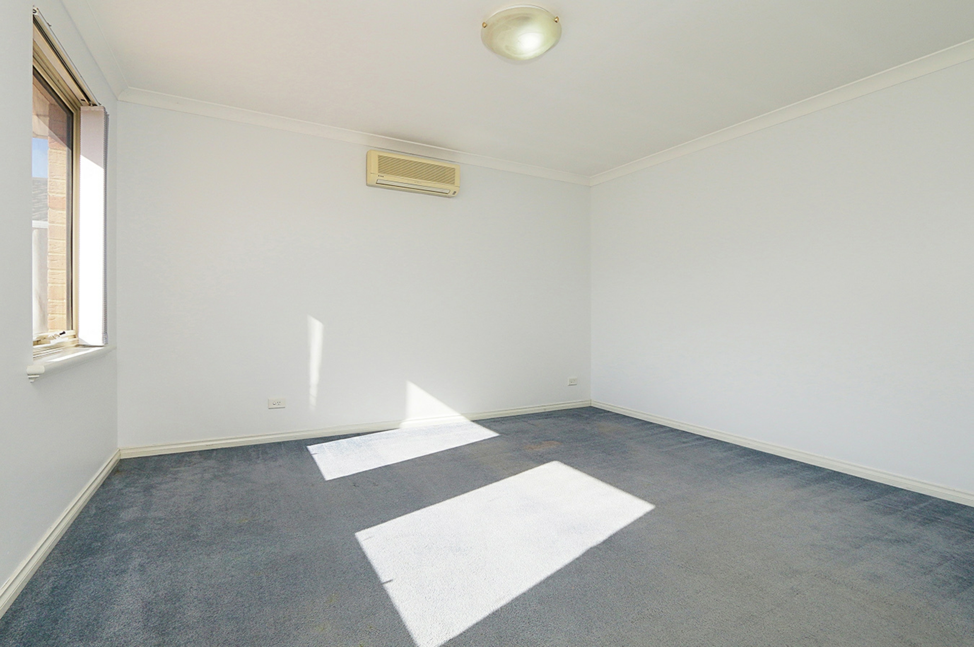 14C Wyndham St, ST JAMES