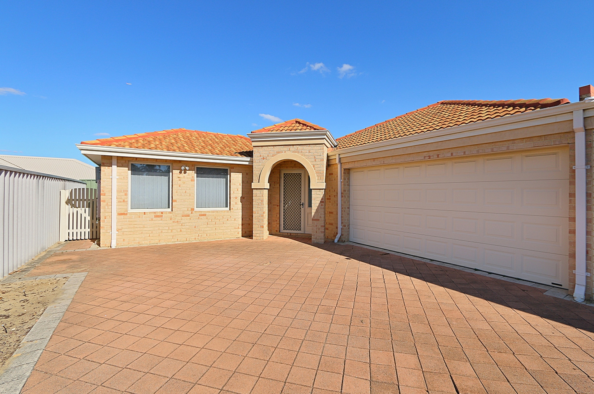 14C Wyndham St, ST JAMES