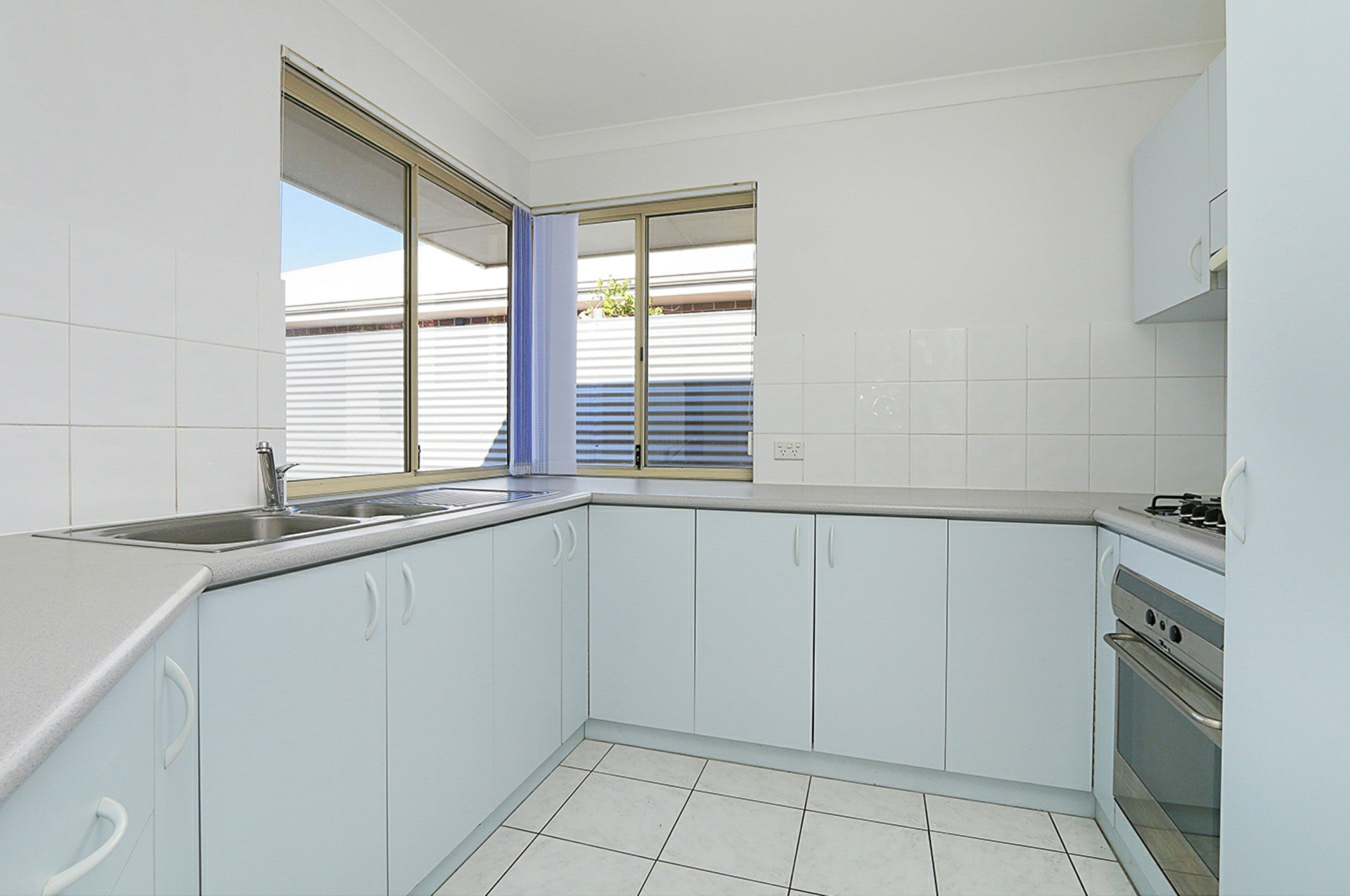 14C Wyndham St, ST JAMES