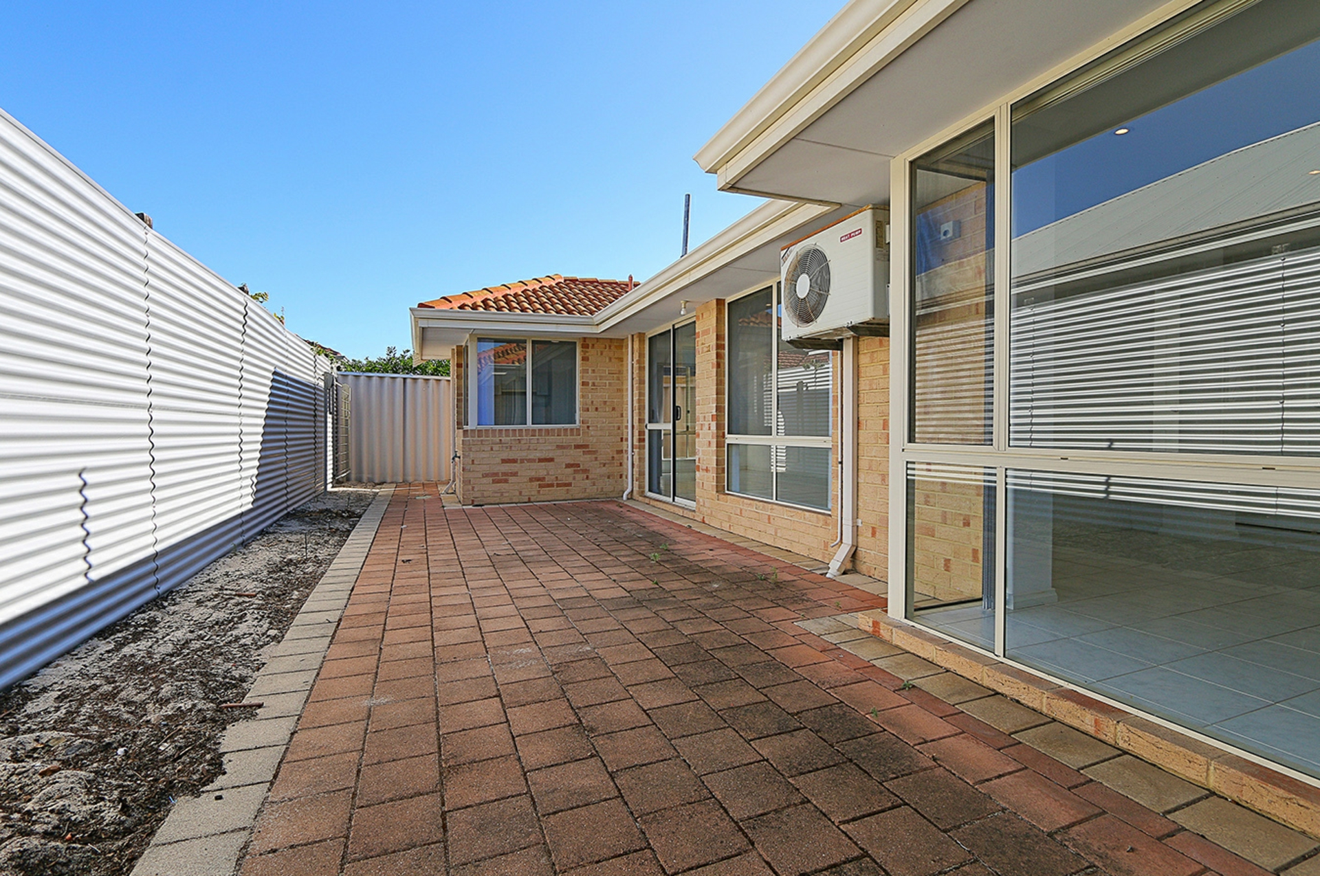 14C Wyndham St, ST JAMES