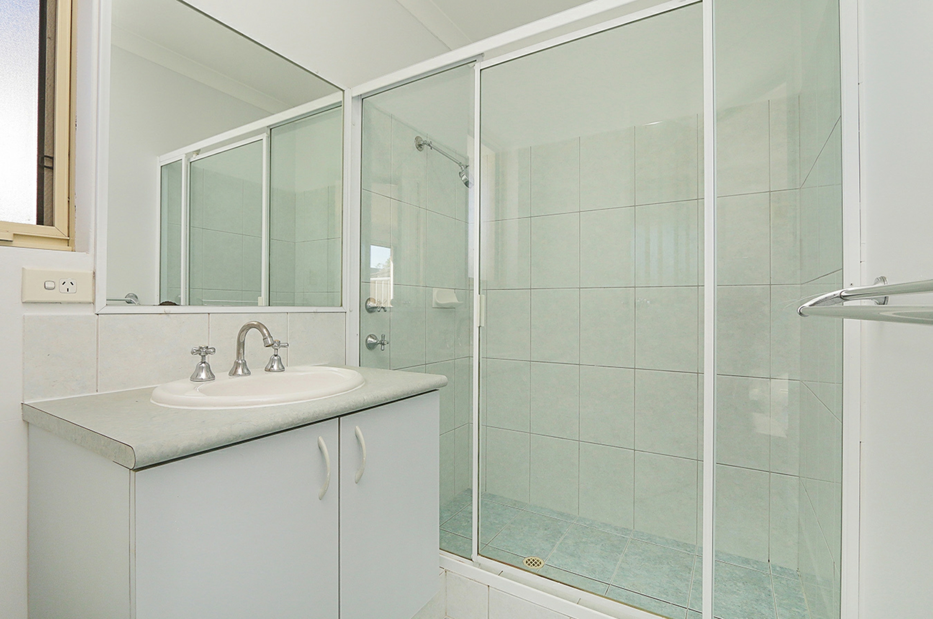 14C Wyndham St, ST JAMES