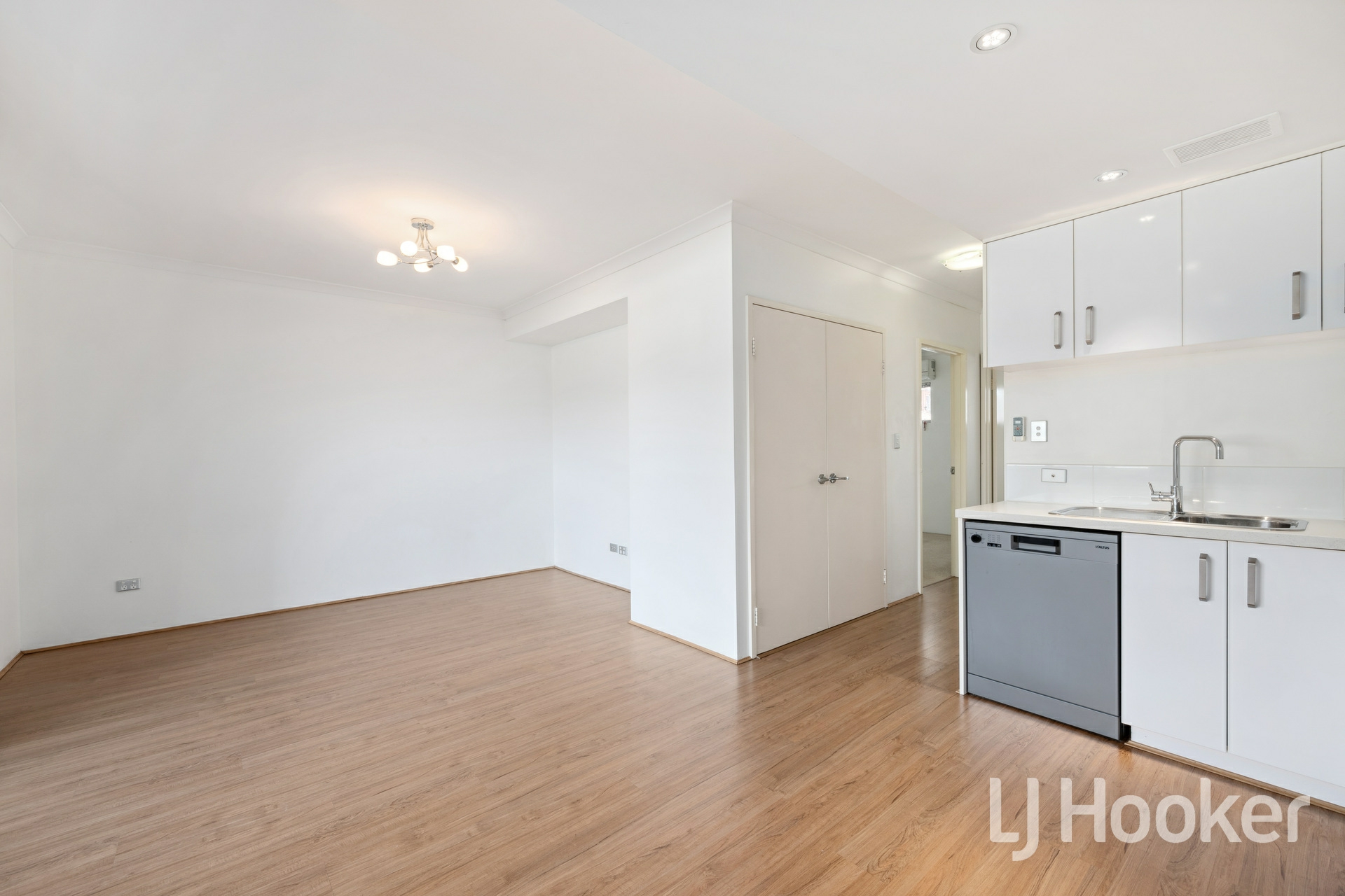8/31 Leonard Street, VICTORIA PARK