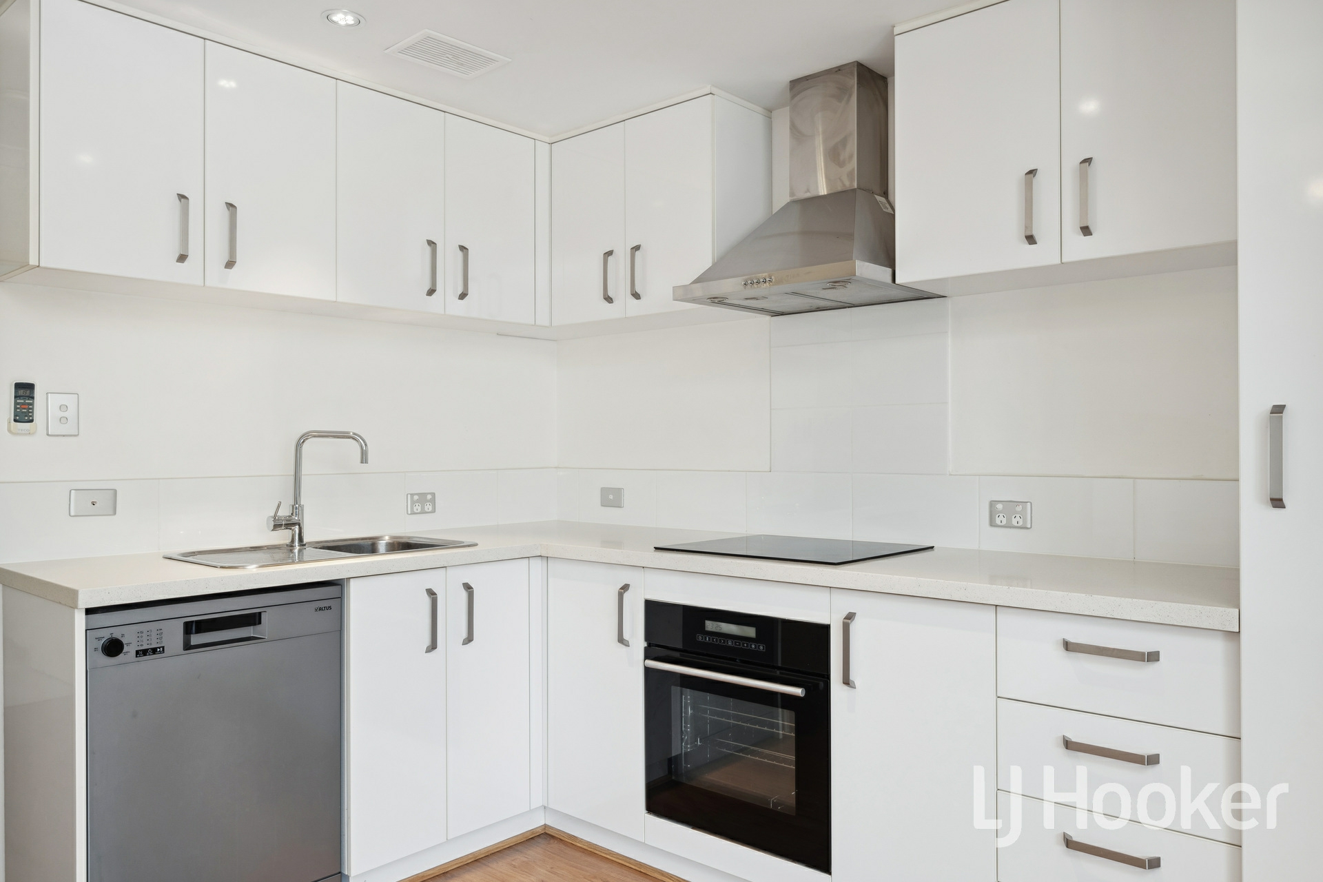 8/31 Leonard Street, VICTORIA PARK