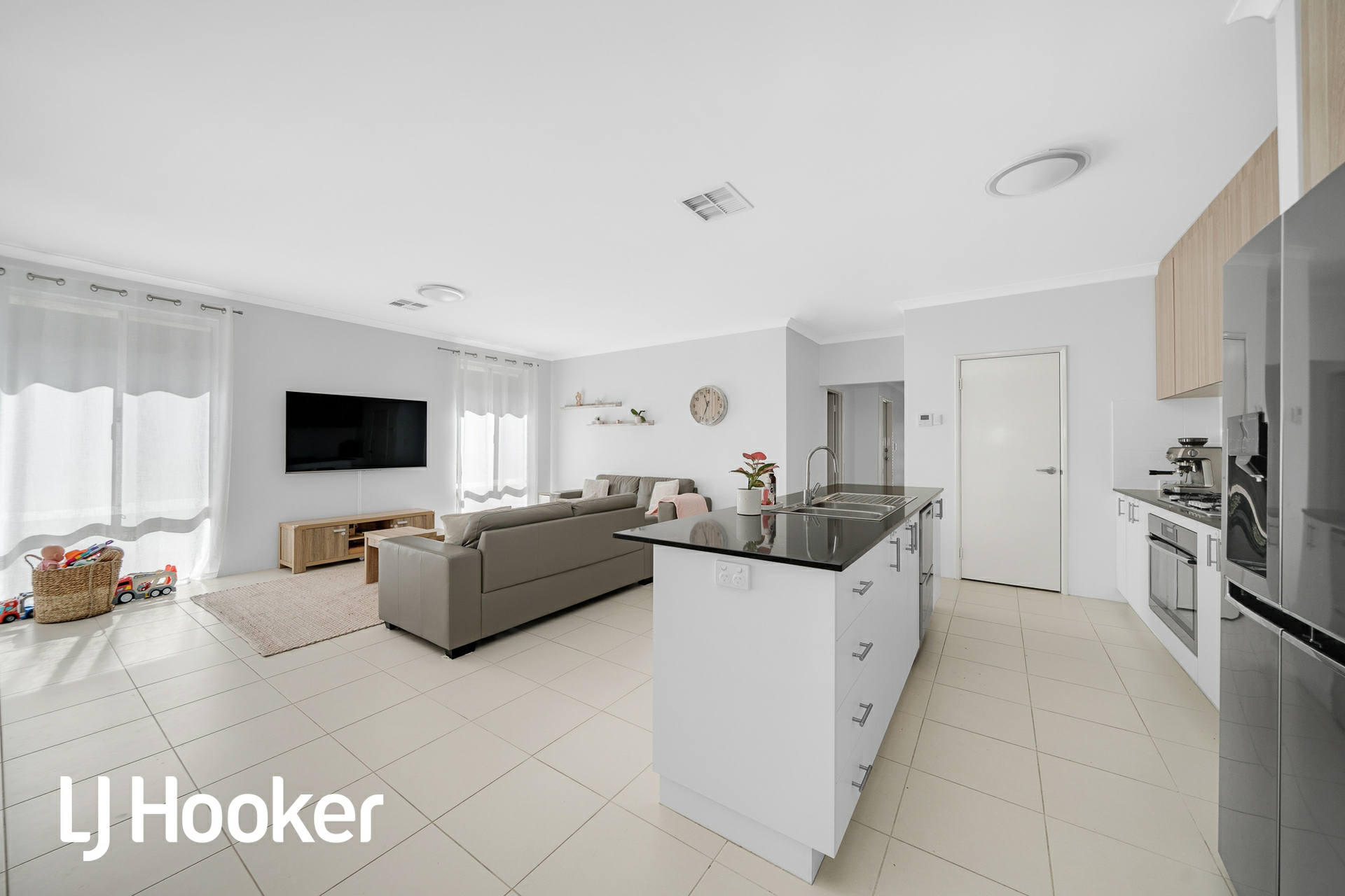 17 Kalbarri Pass, JANE BROOK