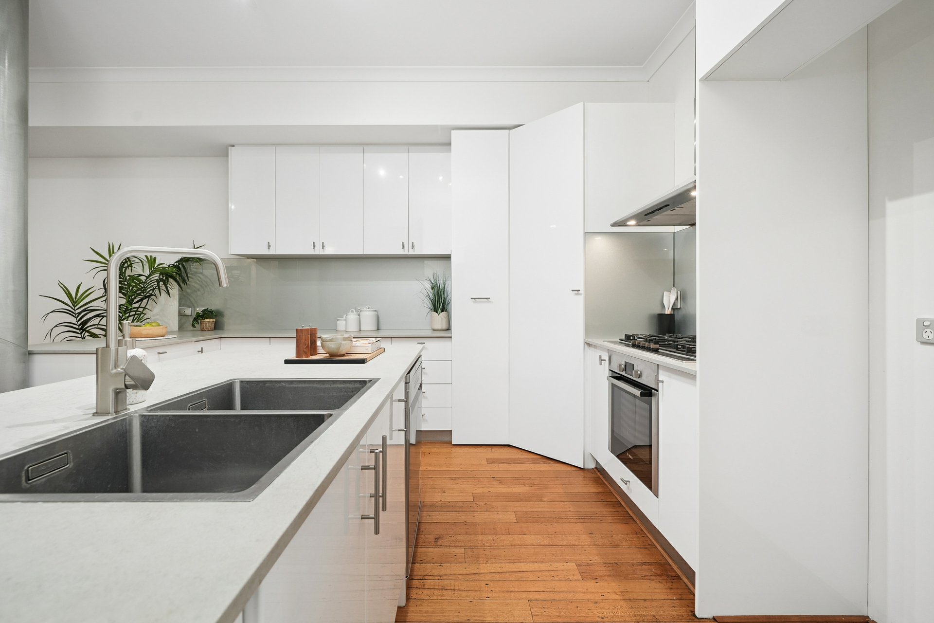 65 Waterway Crescent — photo 9 of 30