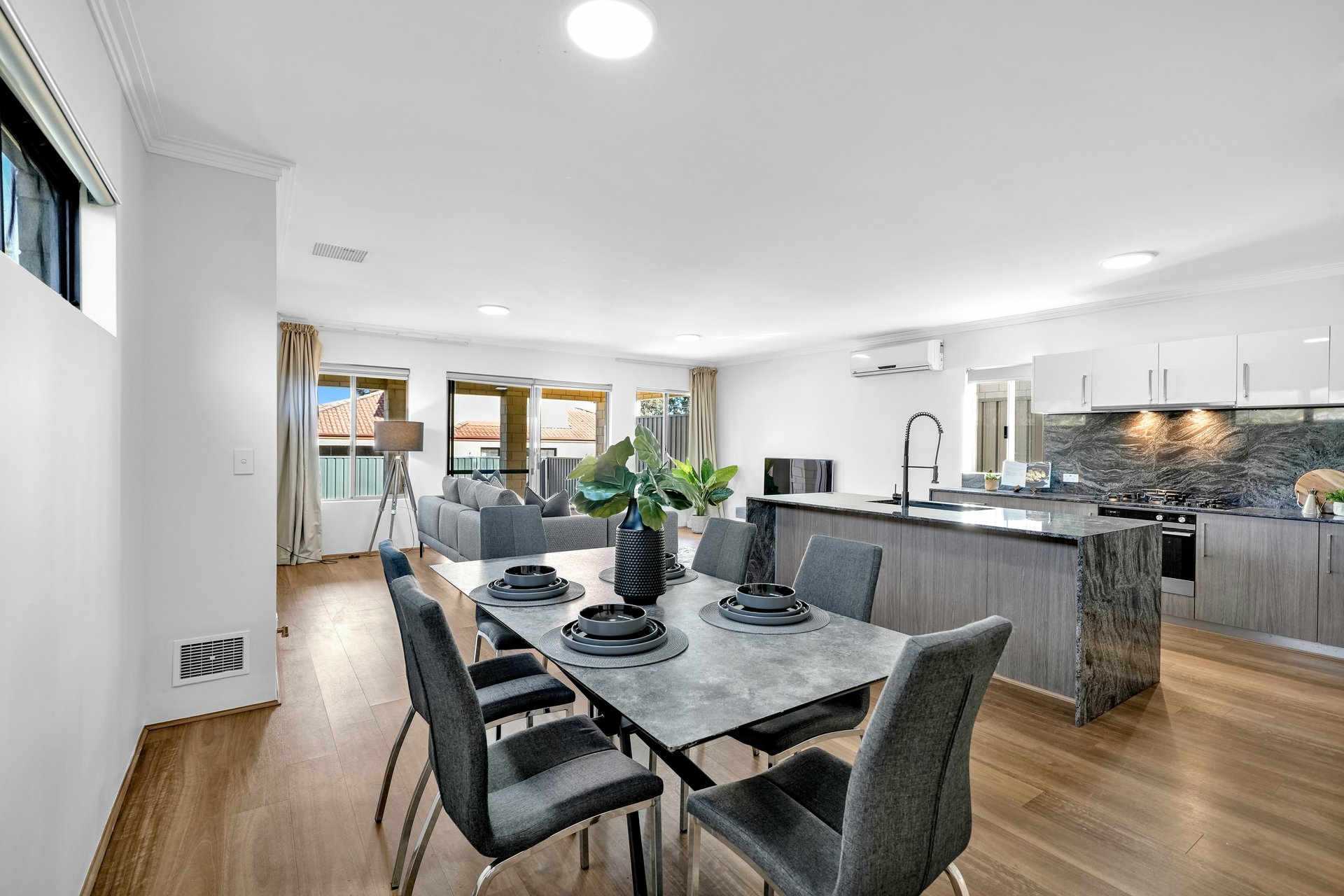 8A Deverell Way — photo 5 of 29