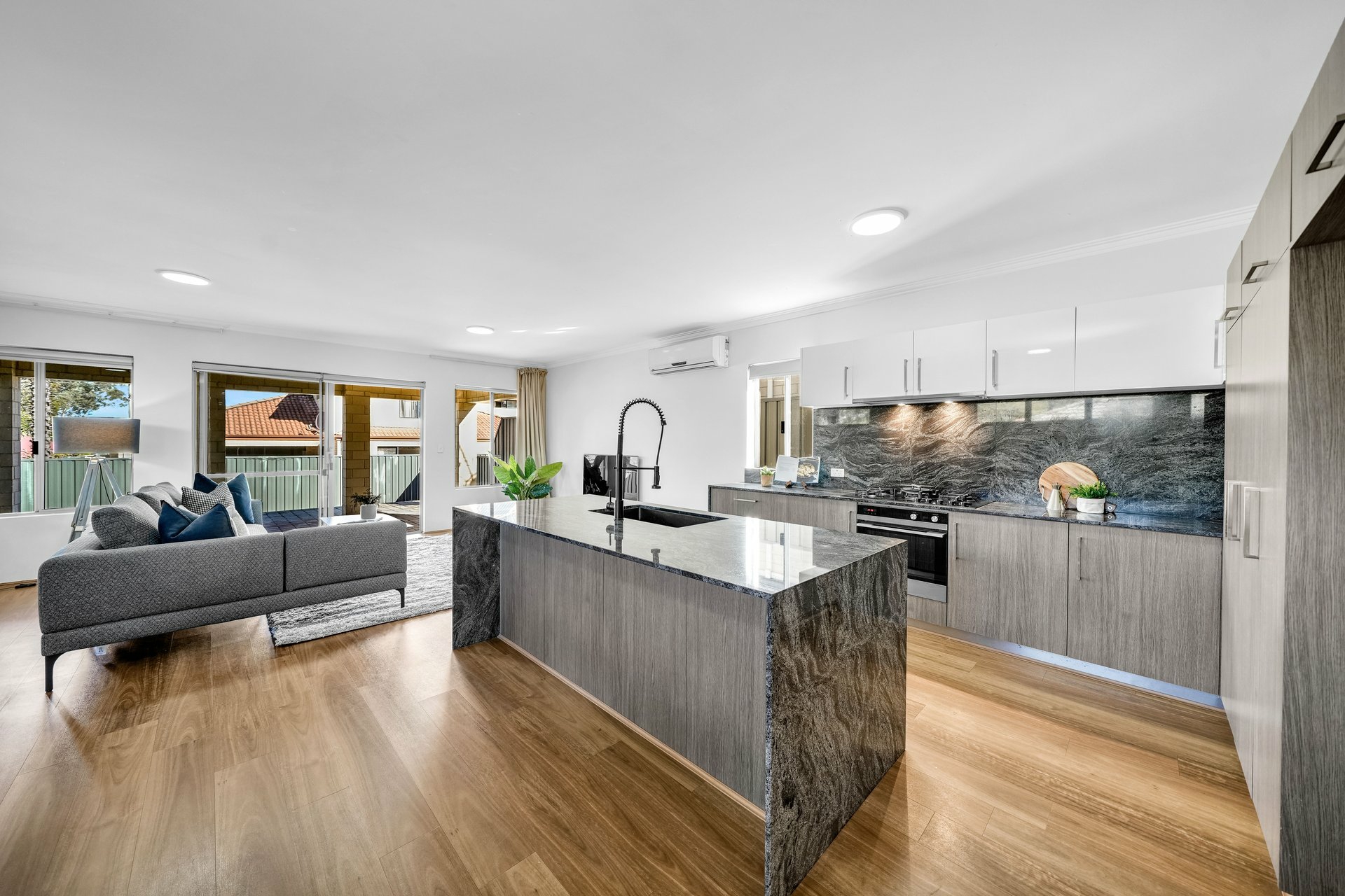 8A Deverell Way — photo 8 of 29