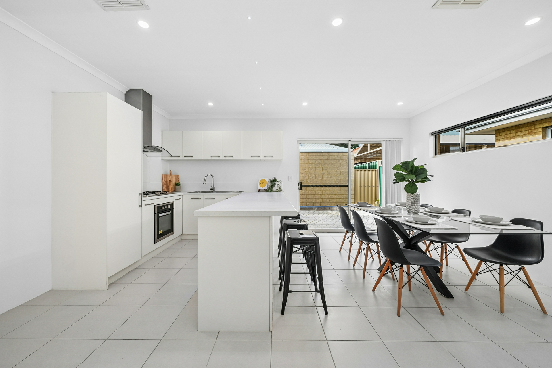 8A Cunnington Way — photo 5 of 27