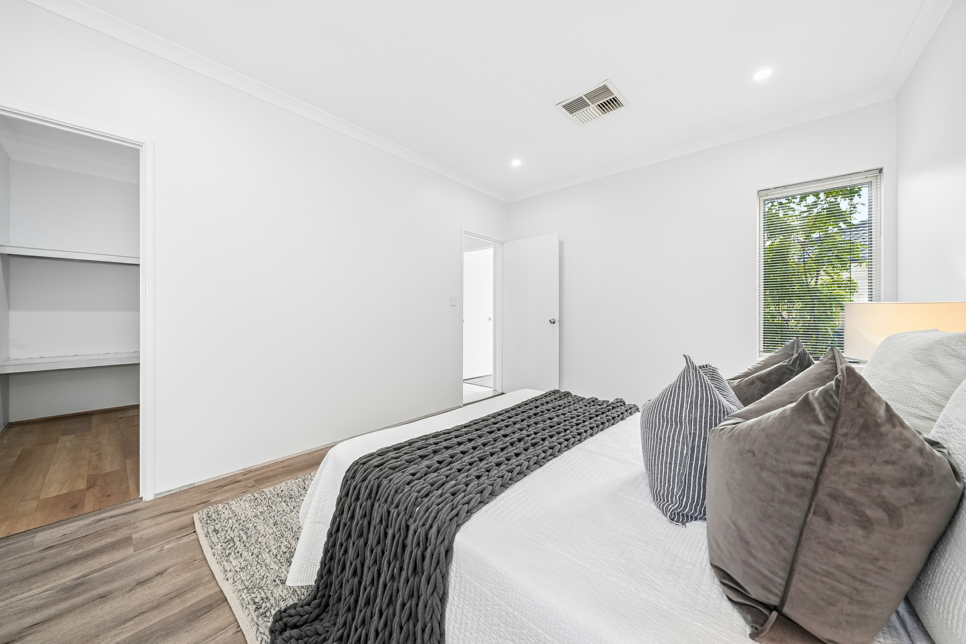 8A Cunnington Way — photo 10 of 27