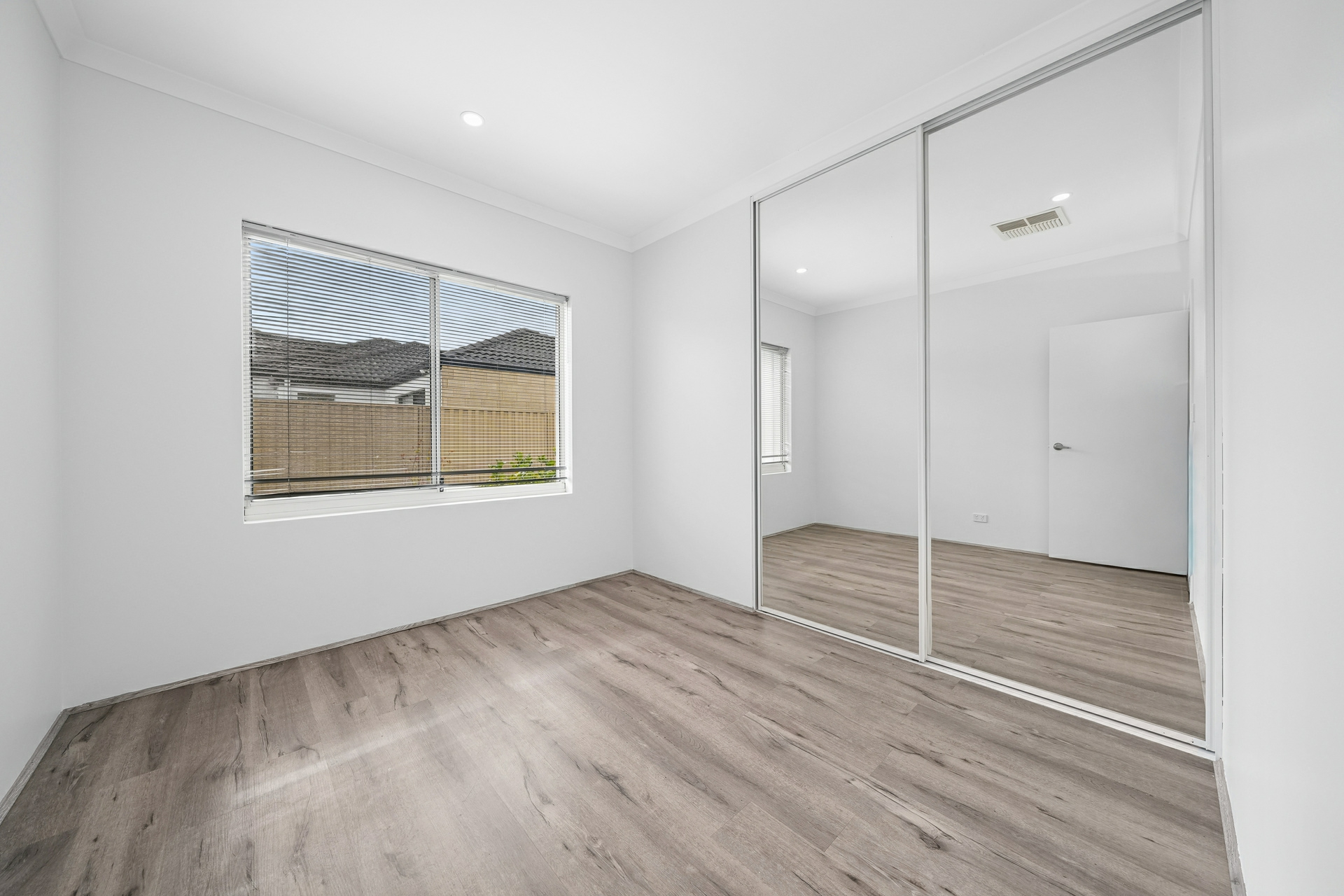 8A Cunnington Way — photo 12 of 27
