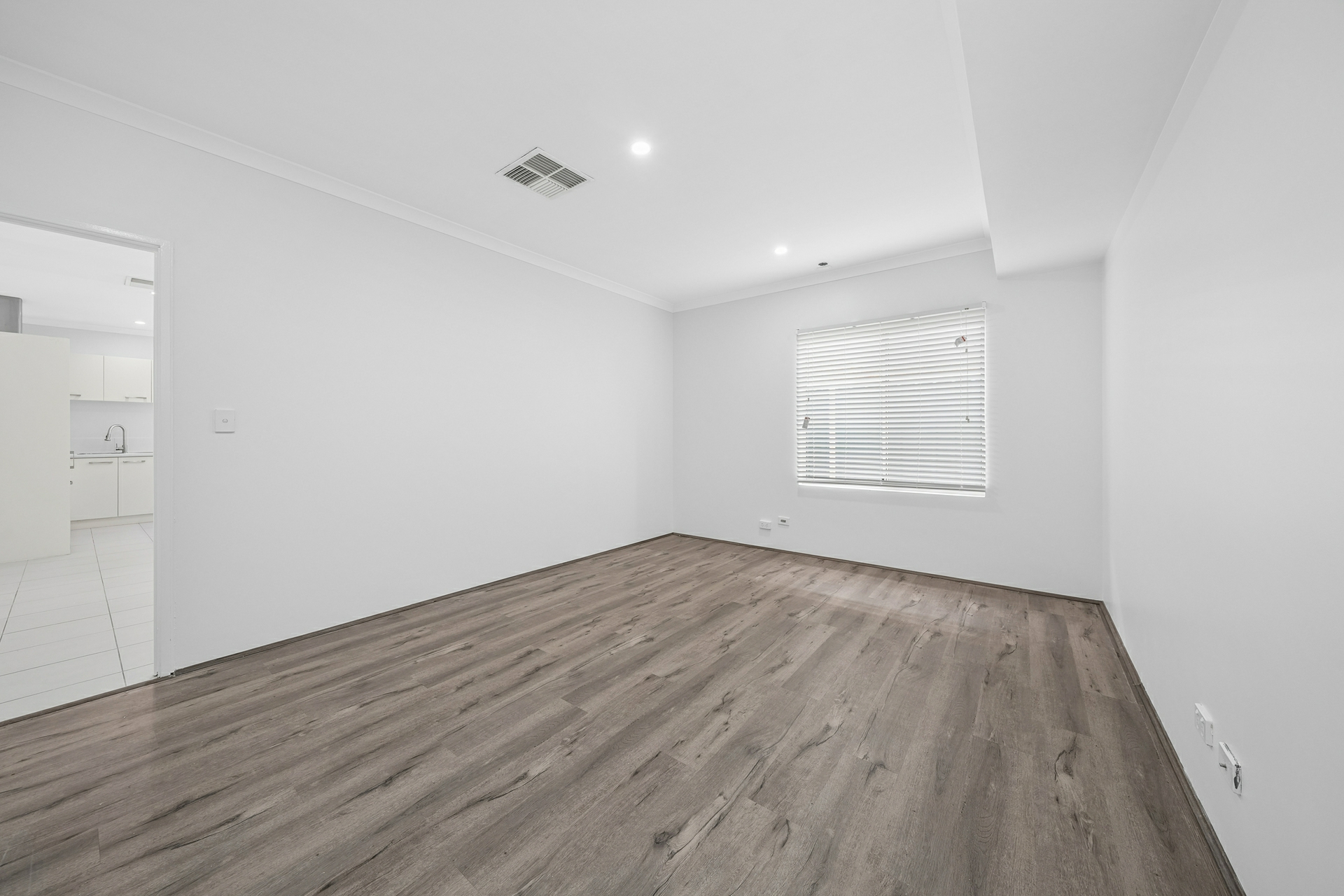 8A Cunnington Way — photo 15 of 27
