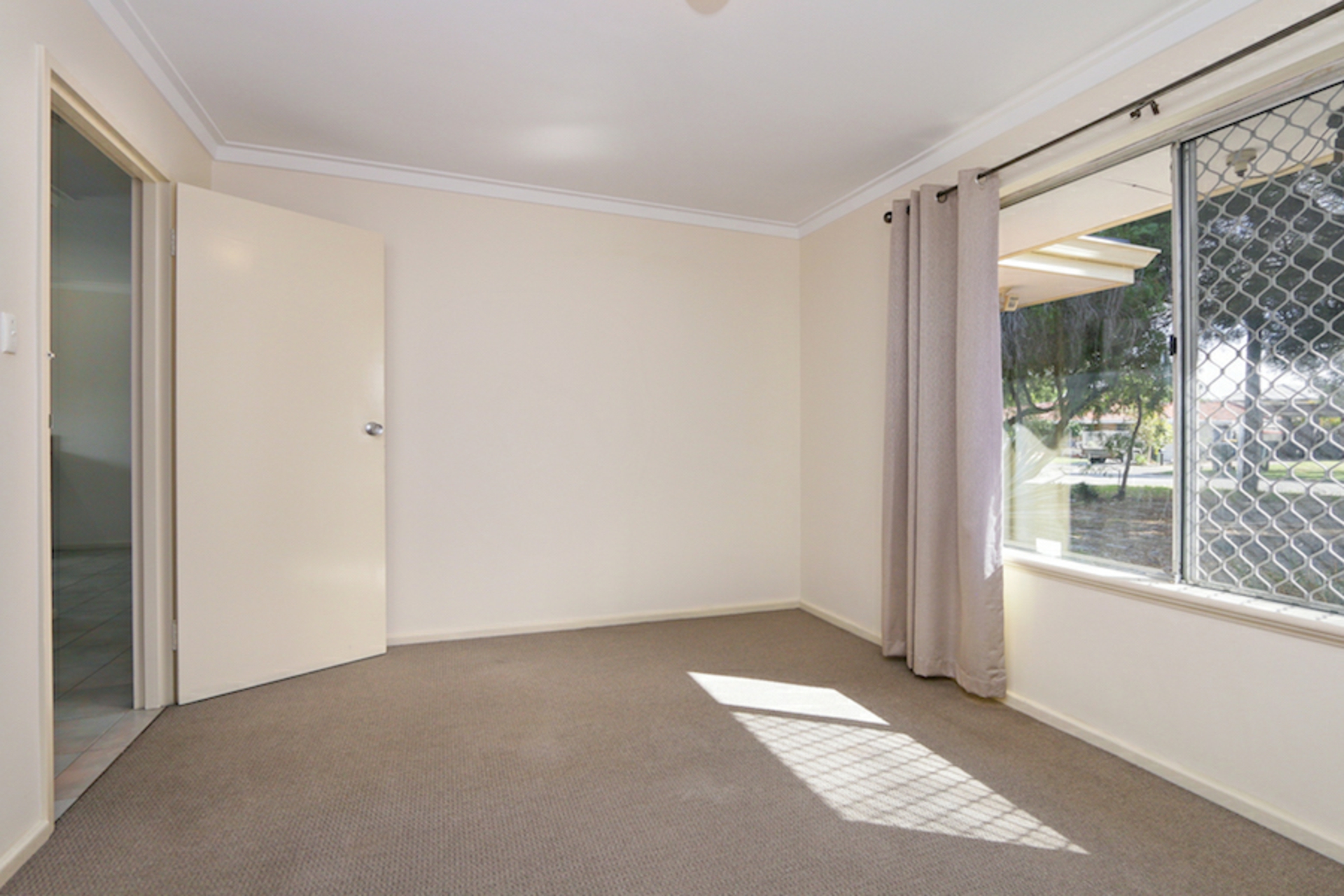 17 Apollo Way — photo 6 of 13