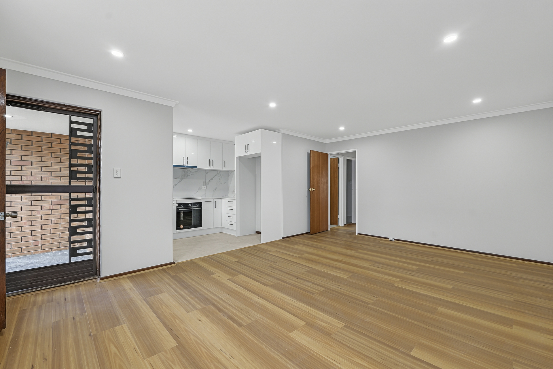 Unit 6/77-79 Leonard St — photo 5 of 12