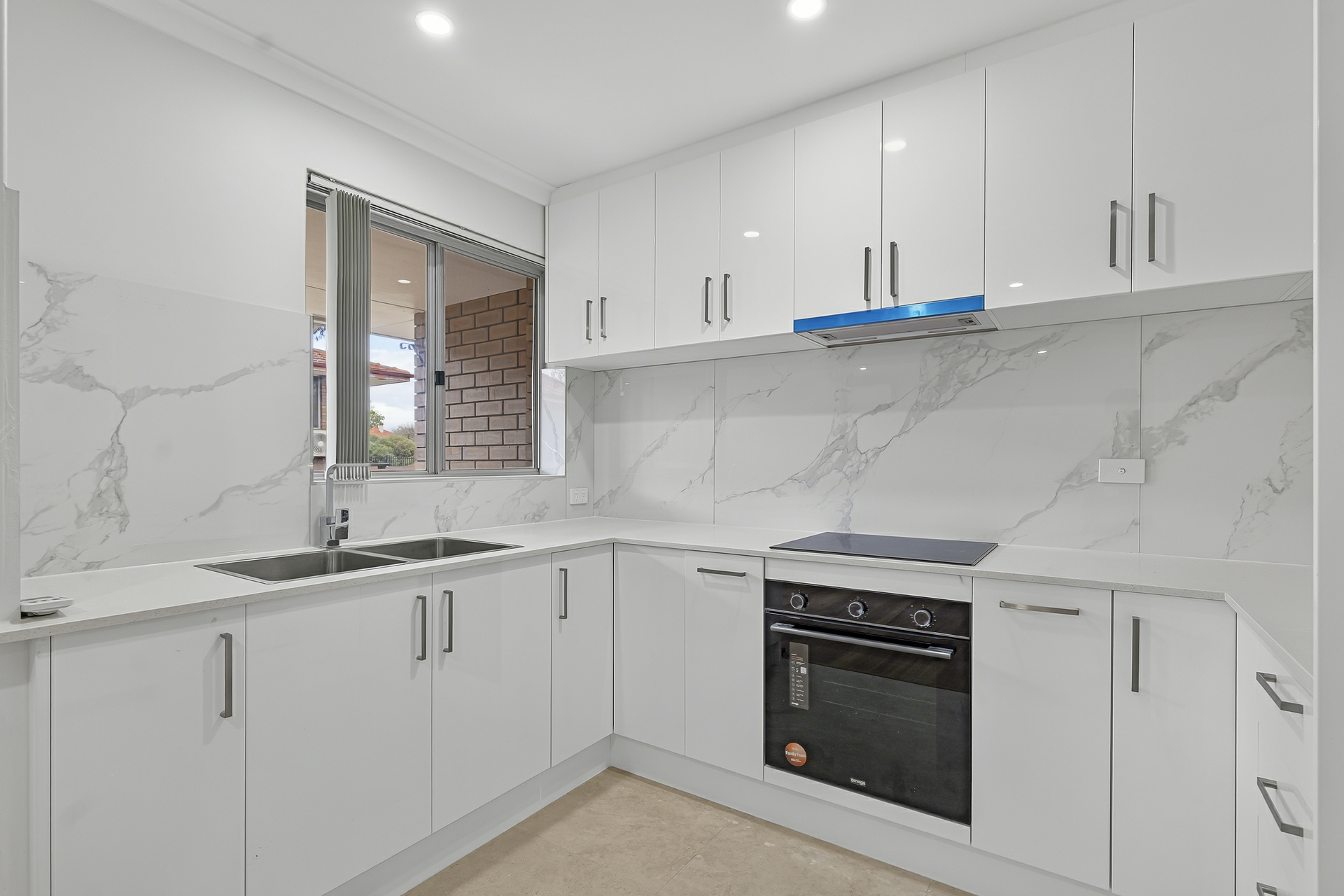 Unit 6/77-79 Leonard St — photo 6 of 12
