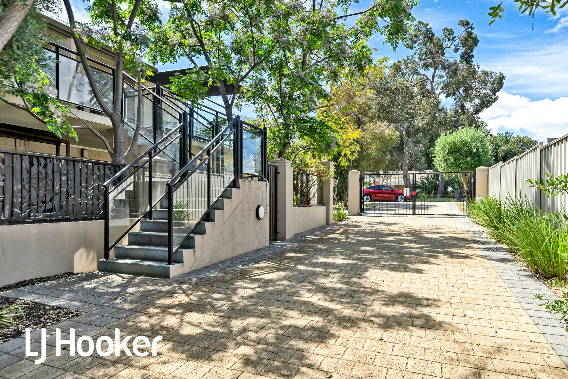 5/7 Midgley Street — photo 2 of 22