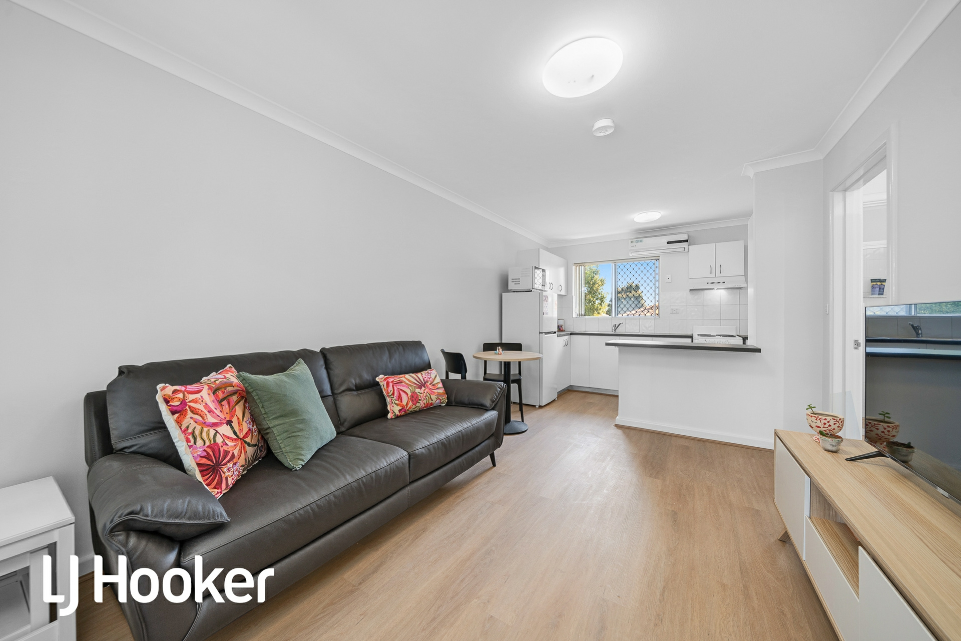 5/7 Midgley Street — photo 3 of 22
