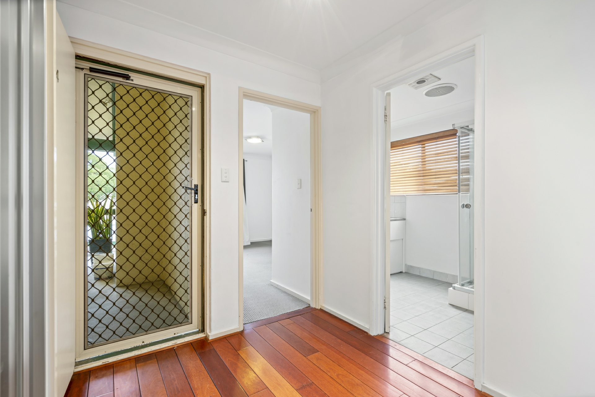 Unit 4/440 Canning Hwy — photo 3 of 13