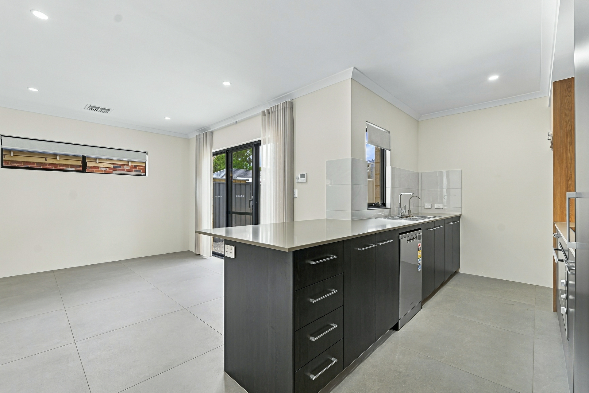 21C Burton St — photo from LJ Hooker Victoria Park | Belmont (WA)