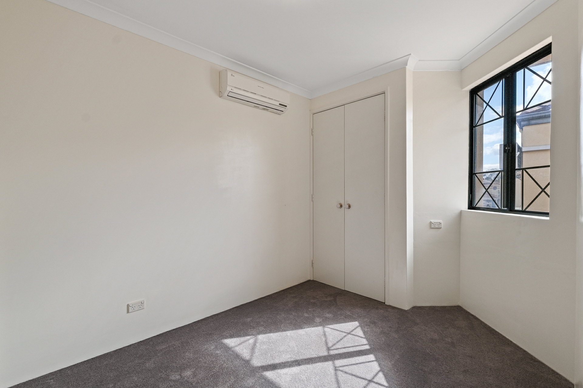 Unit 4/7 Gochean Av — photo 9 of 11