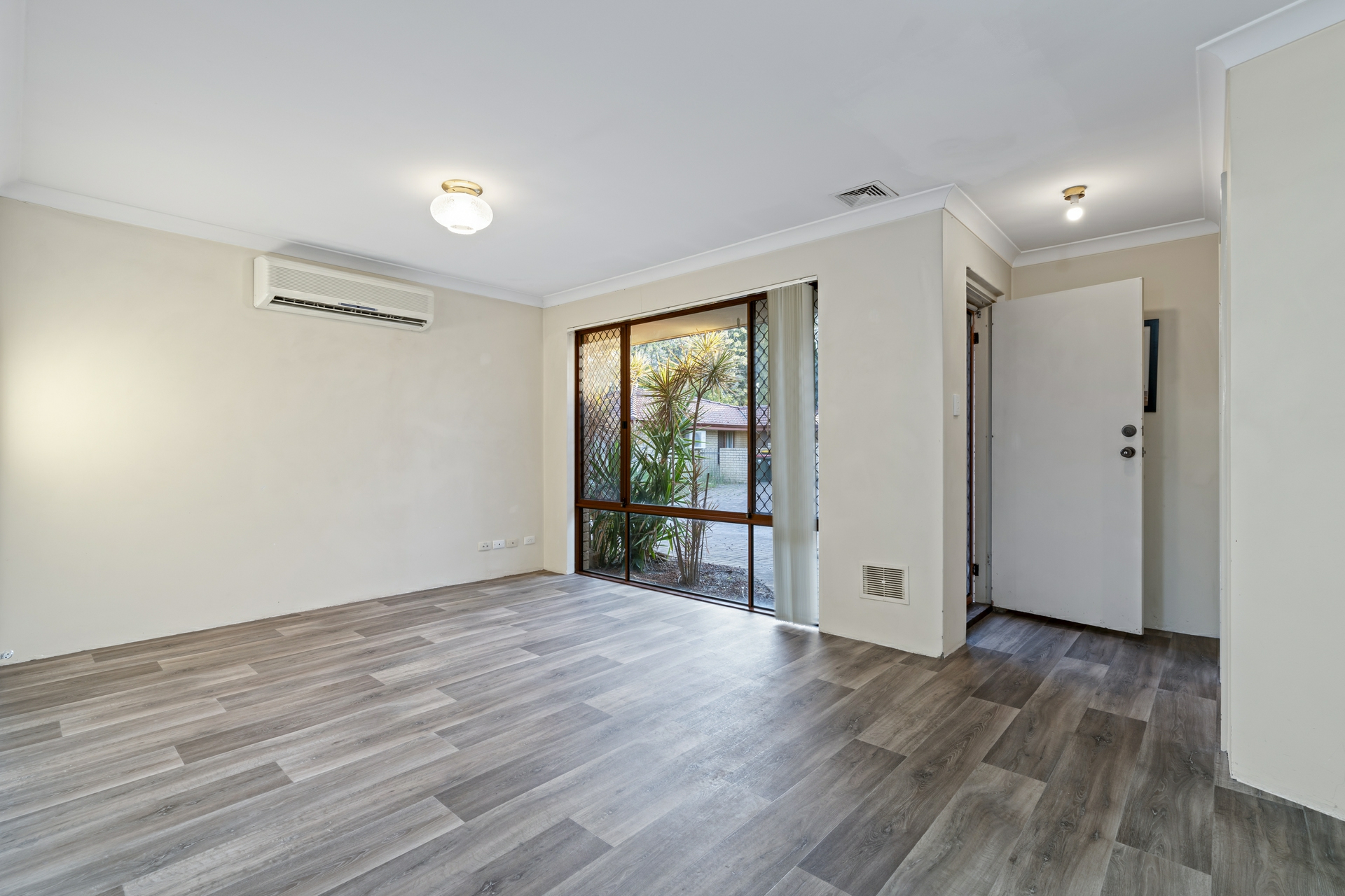 Unit 2/402 Hector St — photo 4 of 14