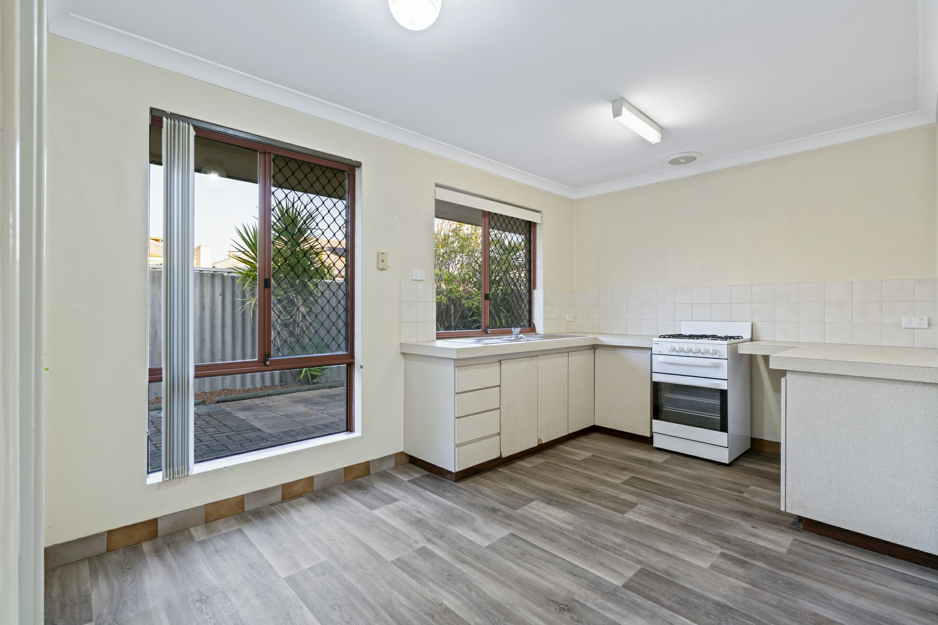 Unit 2/402 Hector St — photo 10 of 14