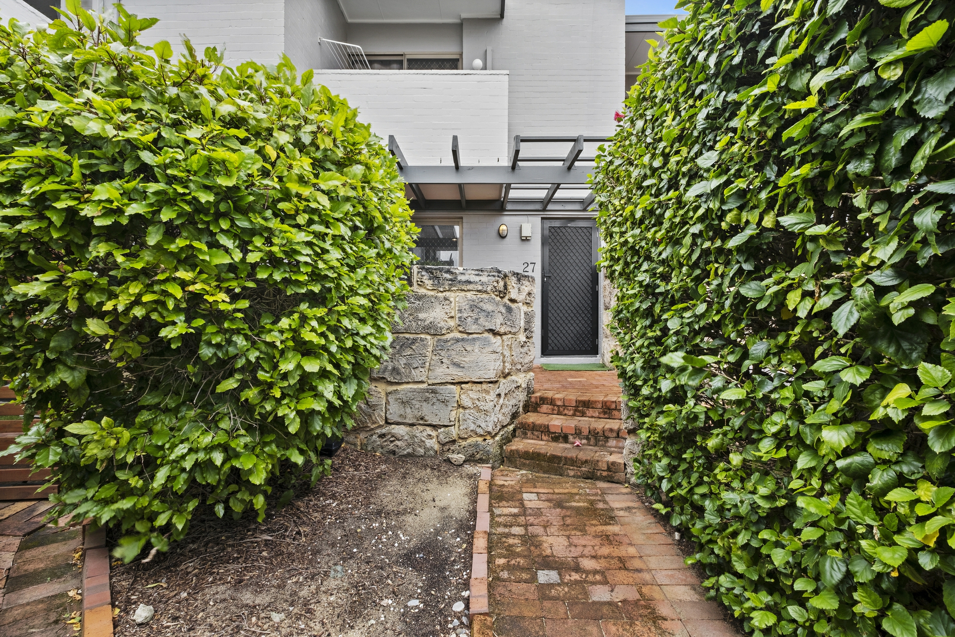 Unit 27/64 McMaster St — photo 3 of 18