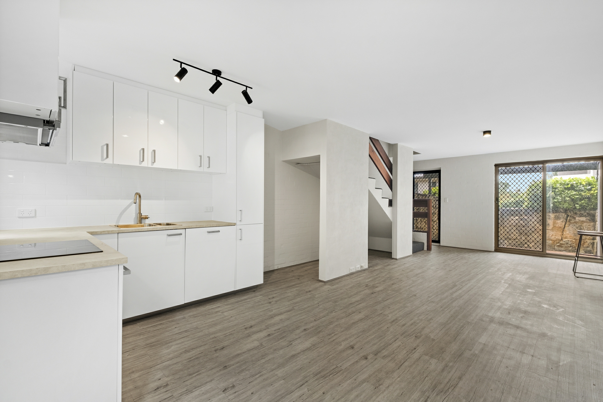 Unit 27/64 McMaster St — photo 7 of 18