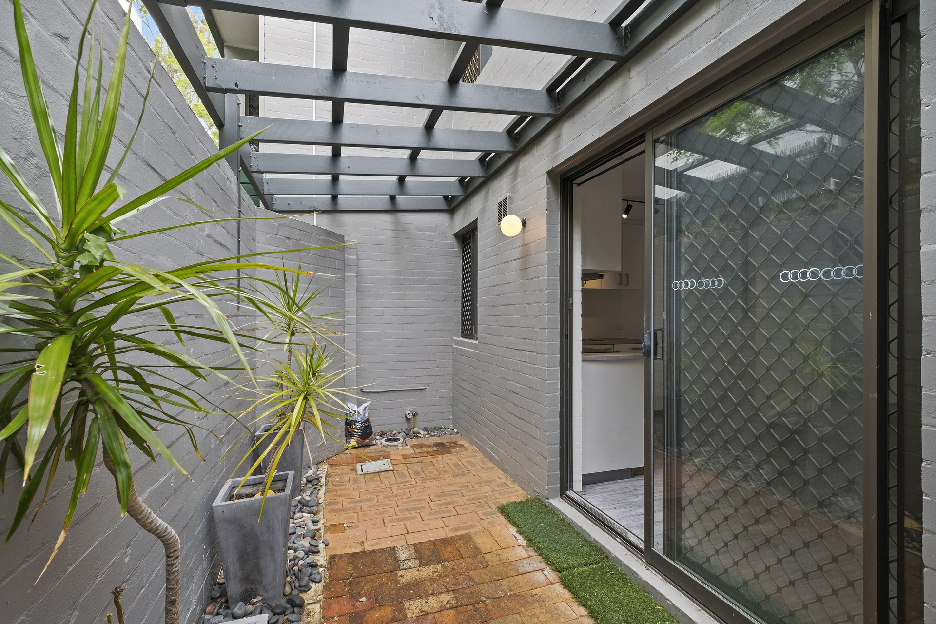Unit 27/64 McMaster St — photo 17 of 18