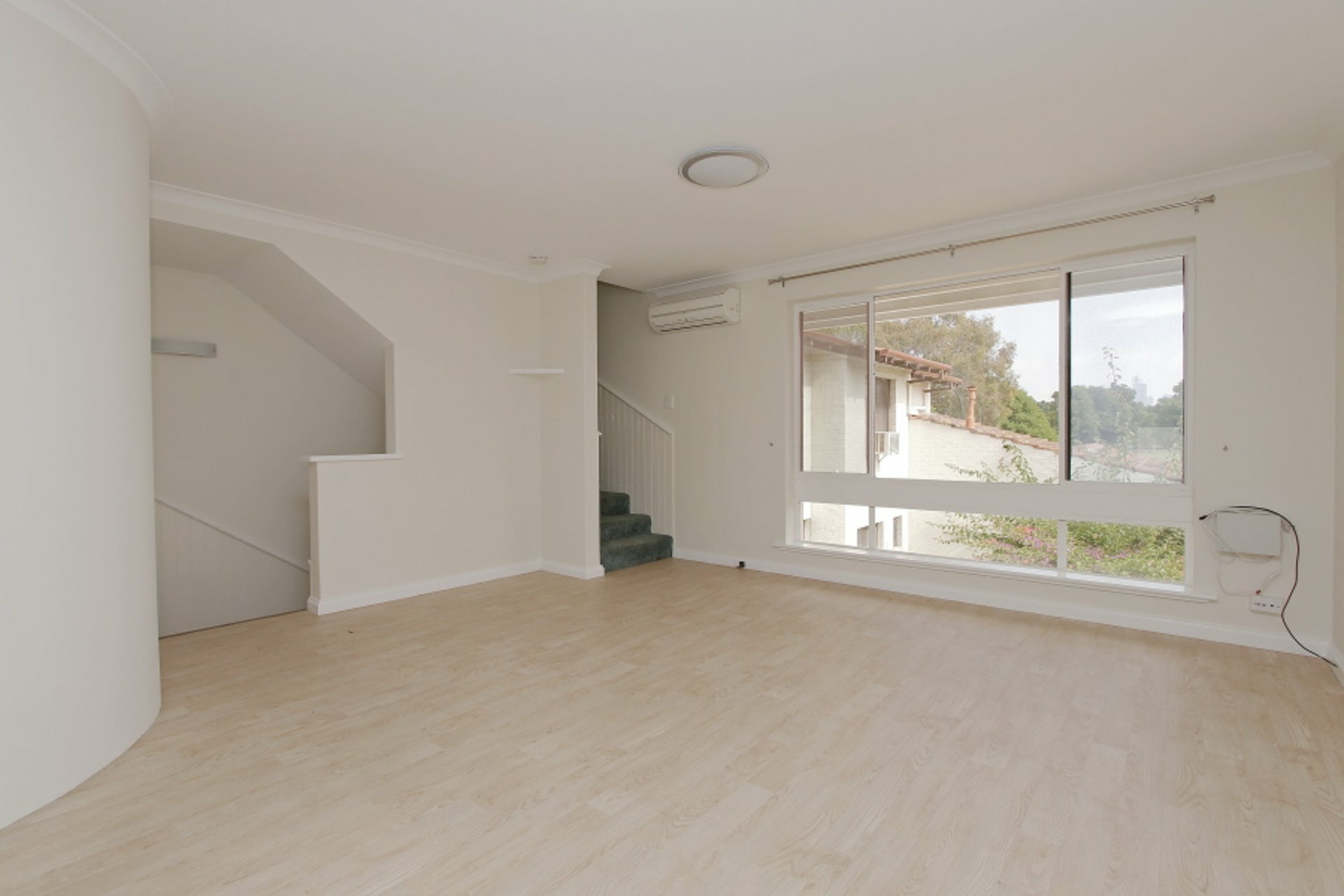 Unit 4/45 McCallum Ln — photo 4 of 22