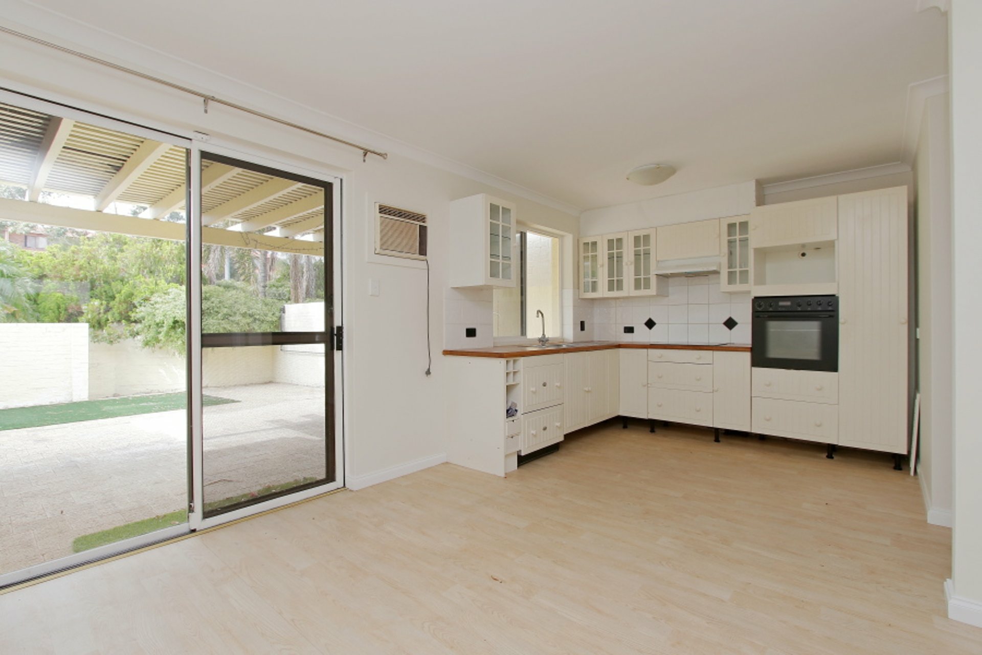 Unit 4/45 McCallum Ln — photo 8 of 22