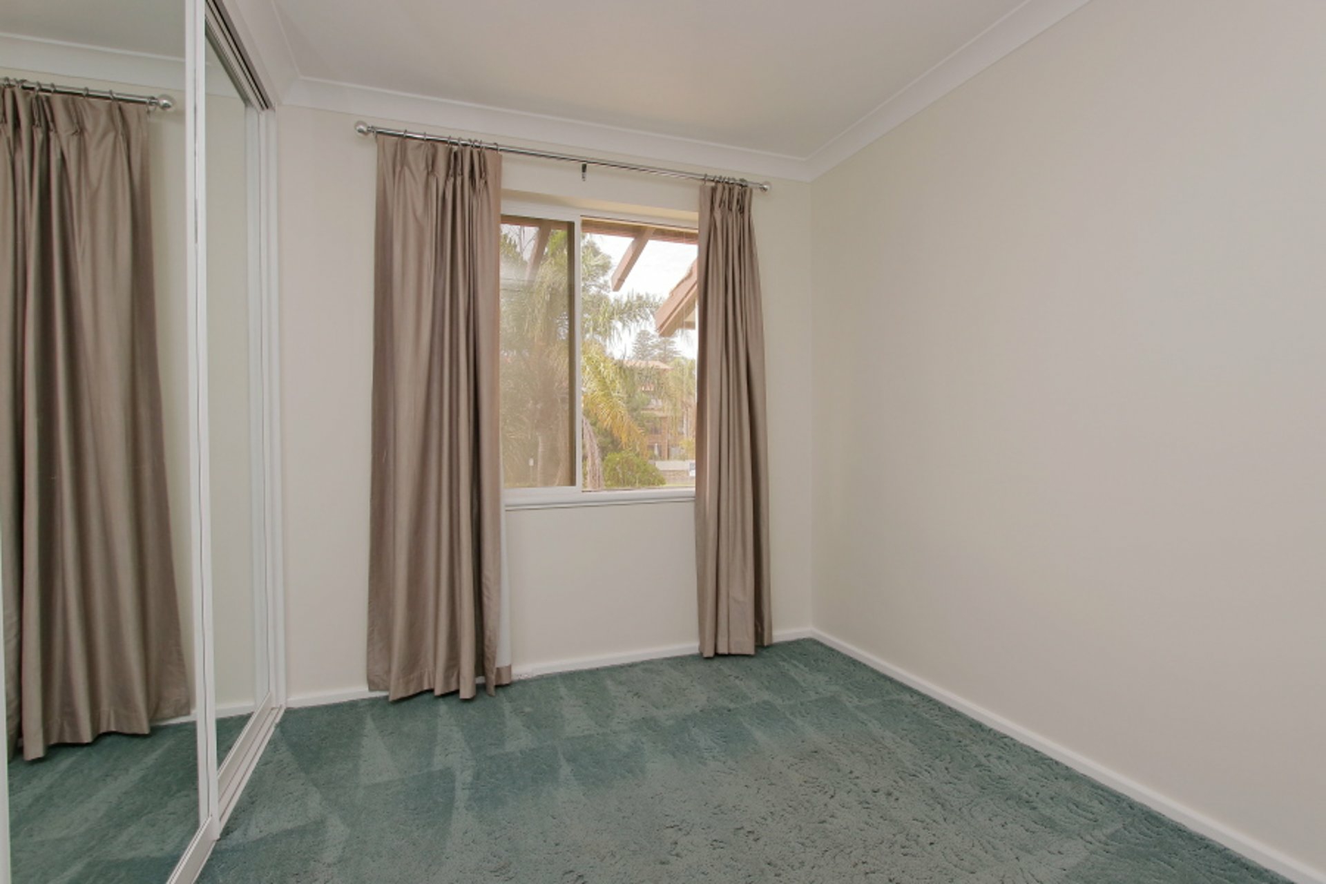 Unit 4/45 McCallum Ln — photo 15 of 22