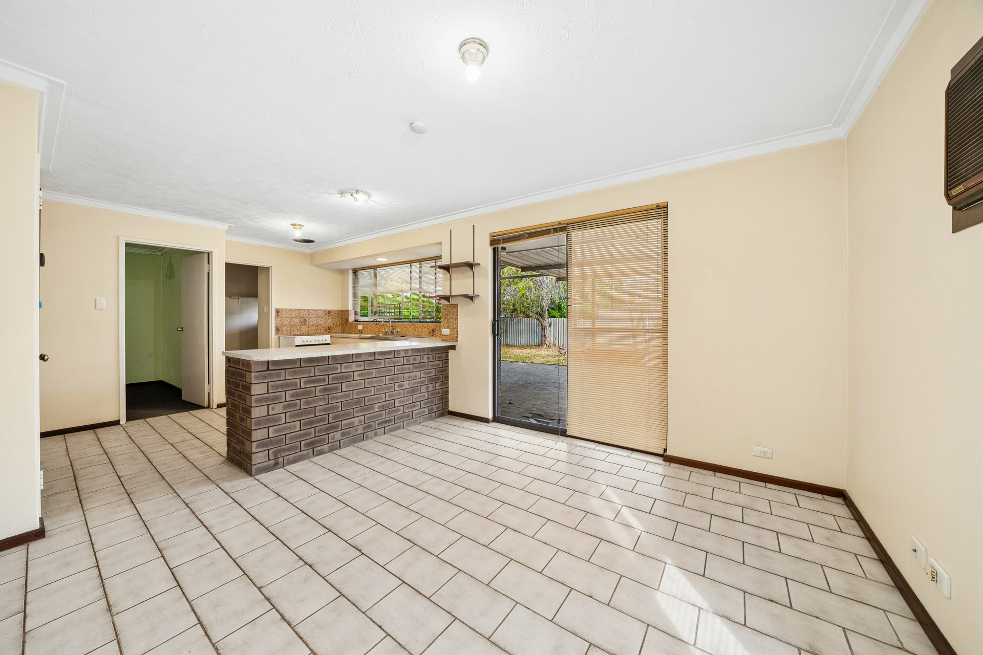 8 Barbel Close — photo 10 of 25