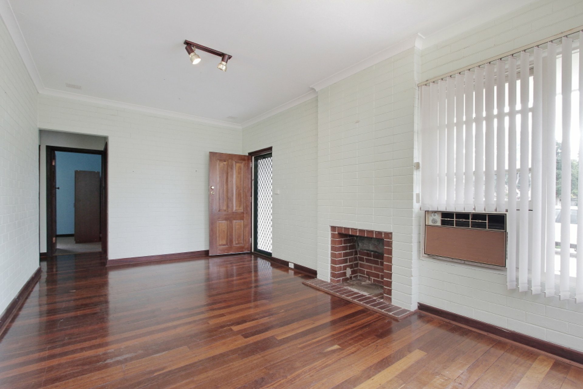154 Manning Rd — photo 2 of 17