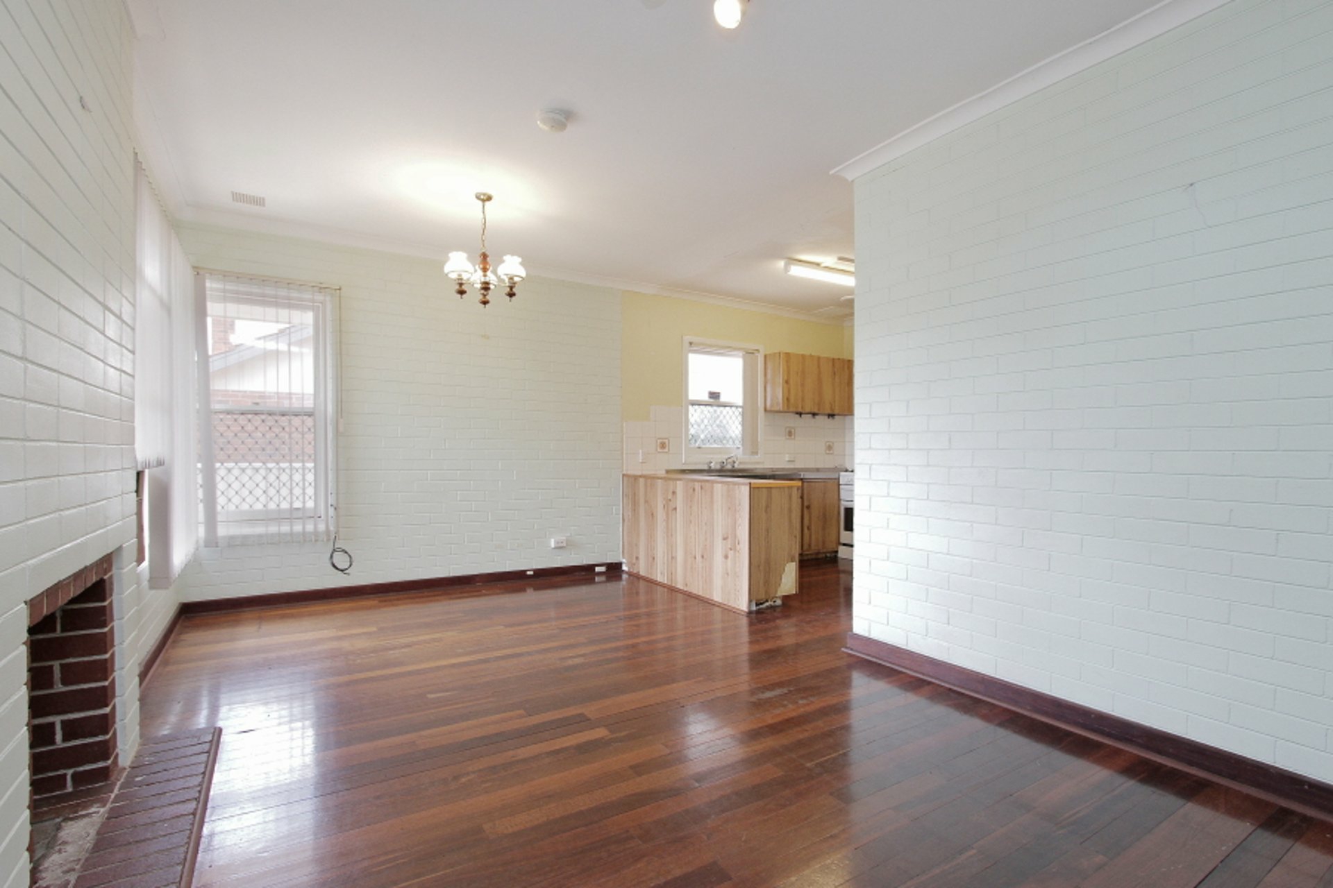 154 Manning Rd — photo 4 of 17