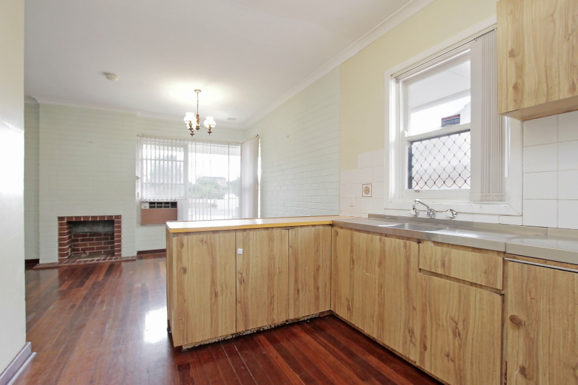 154 Manning Rd — photo 5 of 17