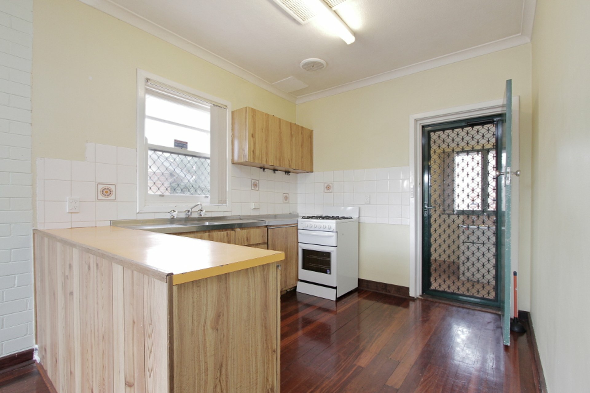 154 Manning Rd — photo 6 of 17