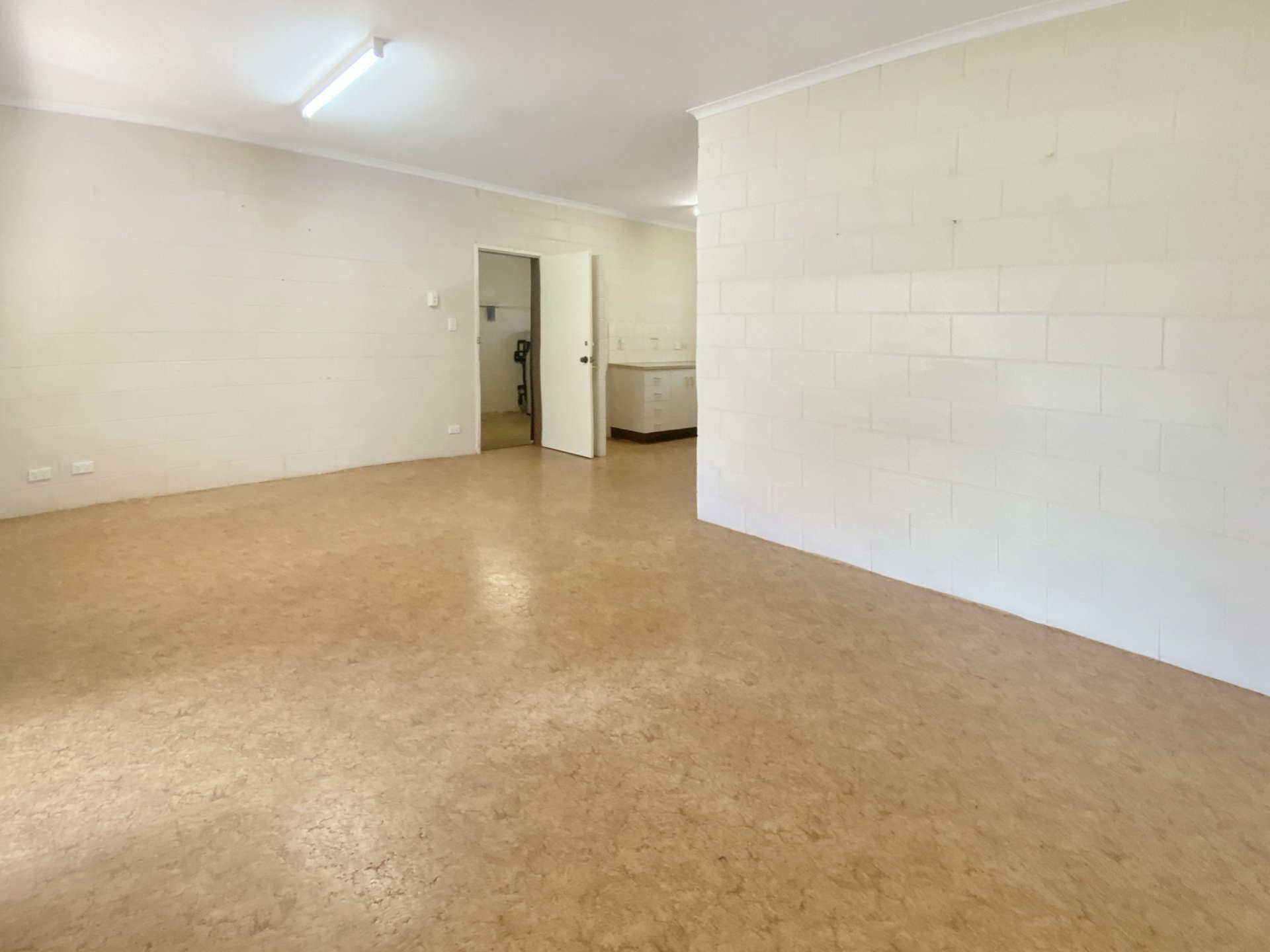 1 Crown Close, MALANDA